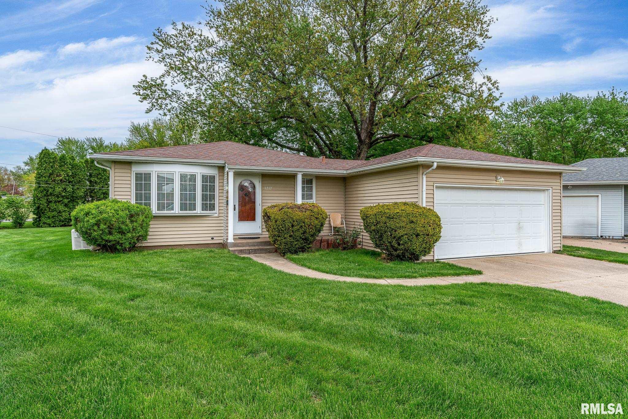 1217 7th Avenue Court, Silvis, Illinois image 1