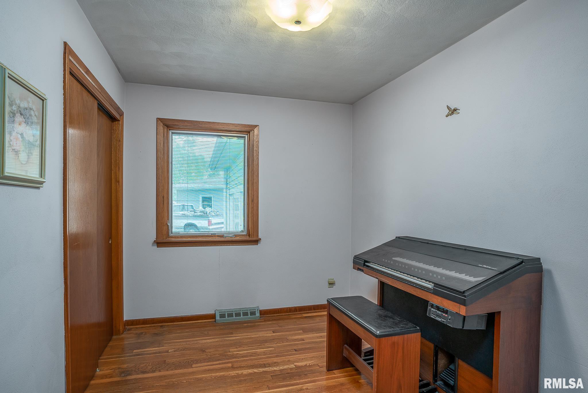 1217 7th Avenue Court, Silvis, Illinois image 10