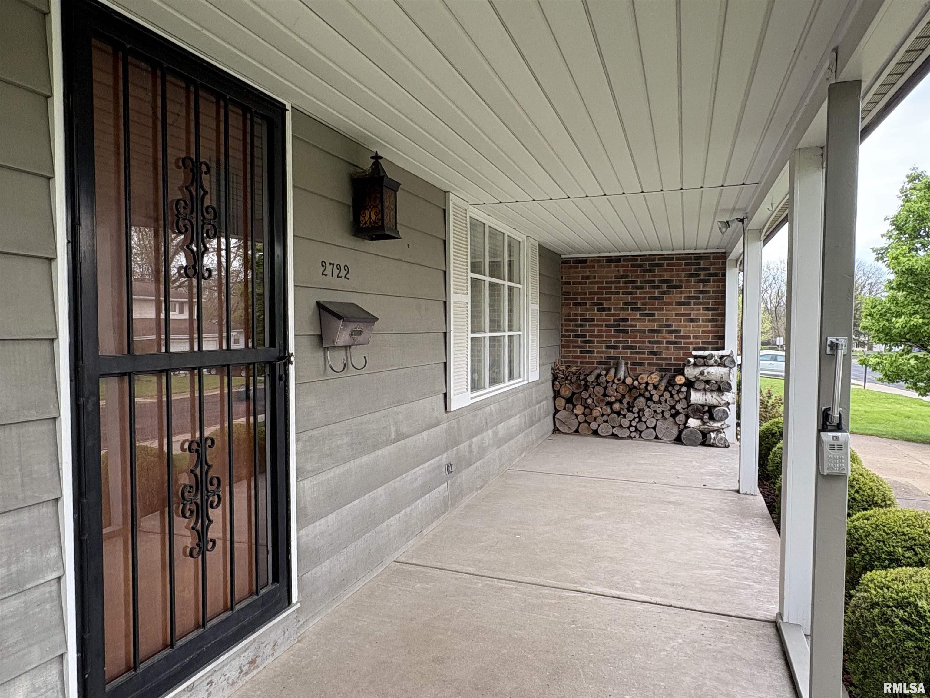 2722 N Kingston Drive, Peoria, Illinois image 5