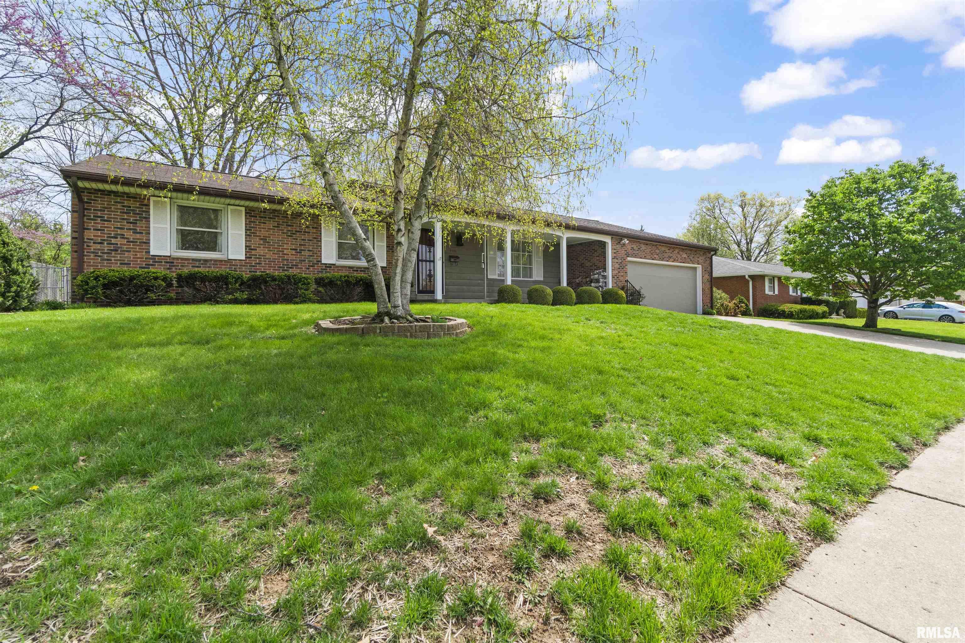 2722 N Kingston Drive, Peoria, Illinois image 2