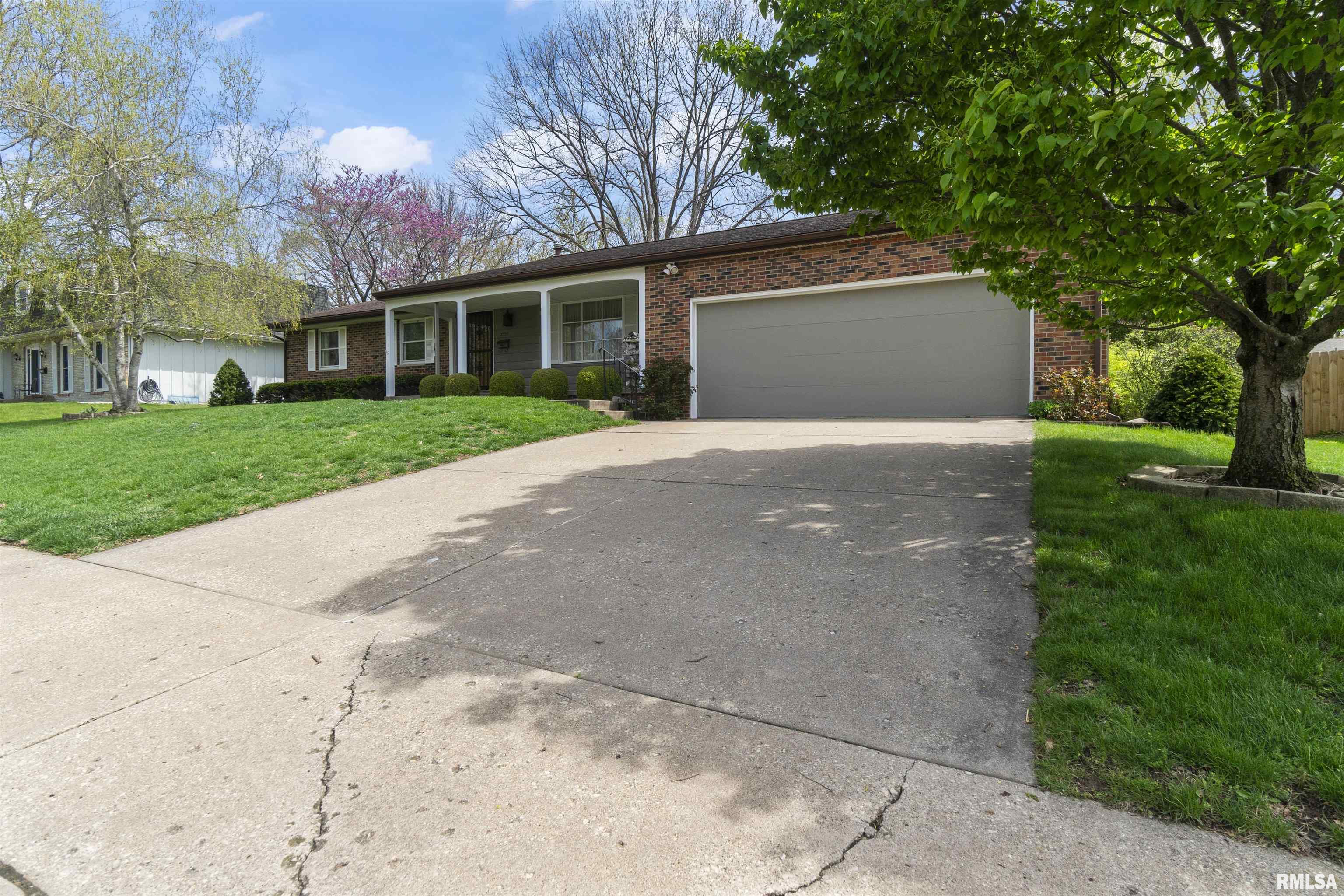 2722 N Kingston Drive, Peoria, Illinois image 3