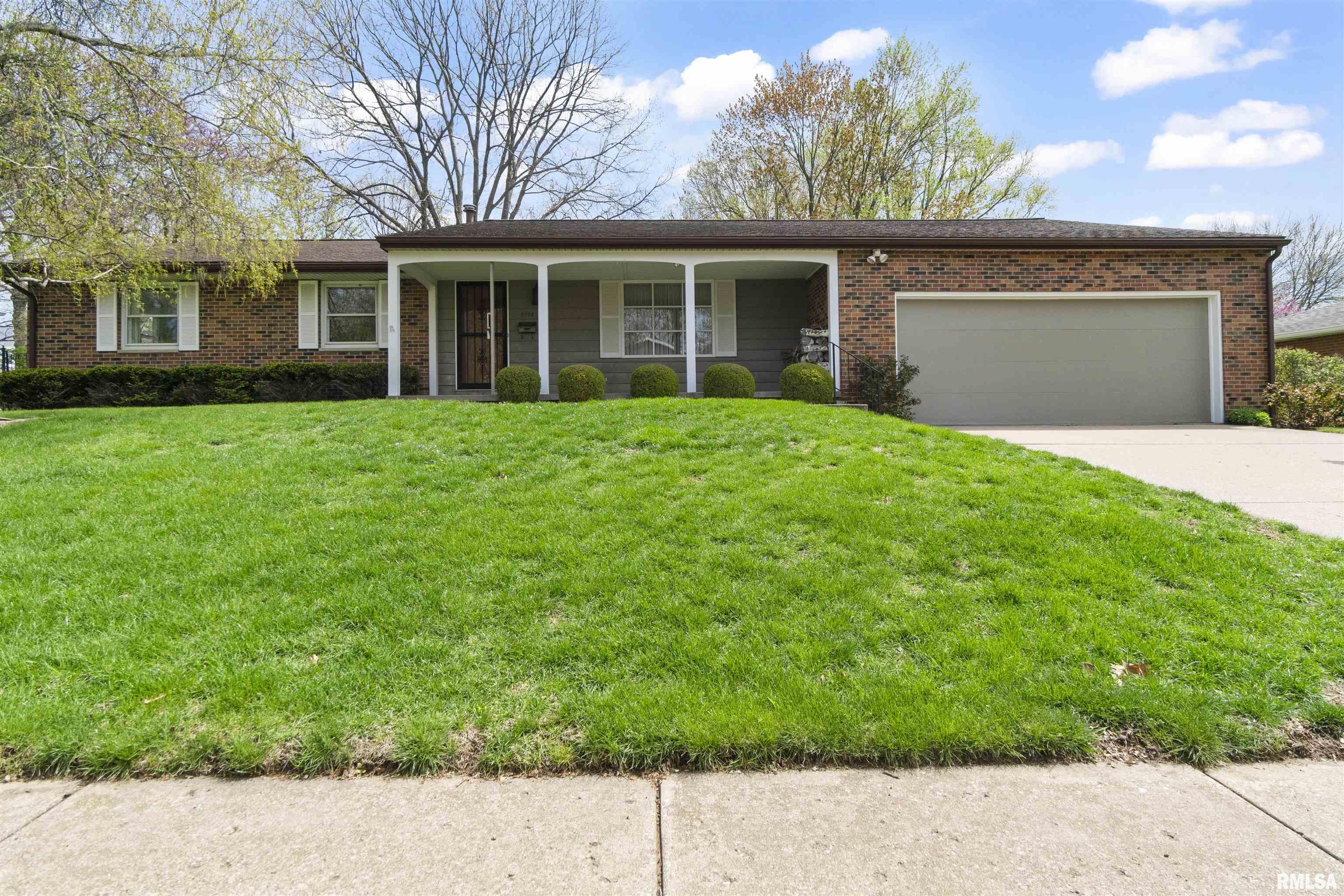 2722 N Kingston Drive, Peoria, Illinois image 1