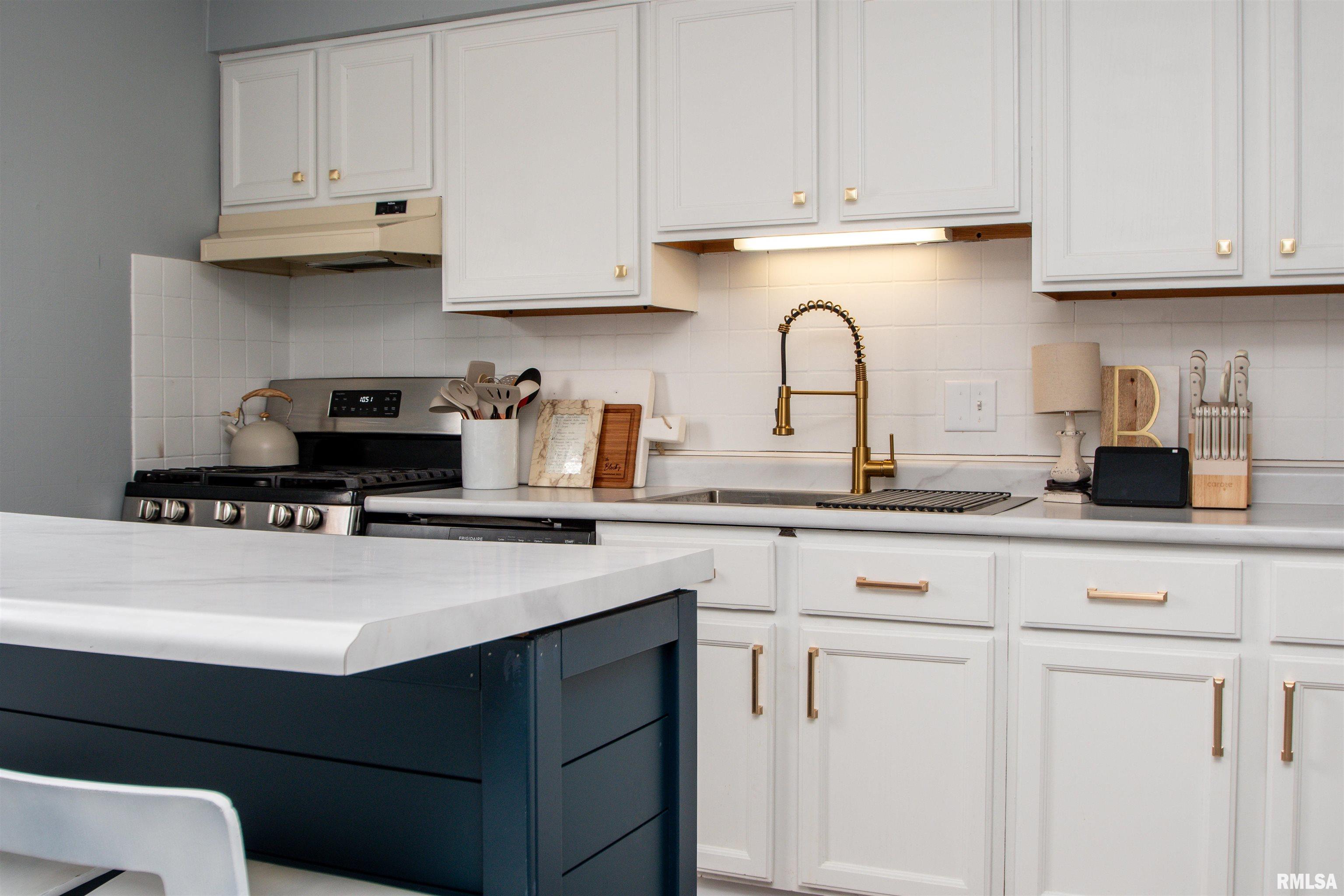 2300 E Reservoir Boulevard, Peoria, Illinois image 11