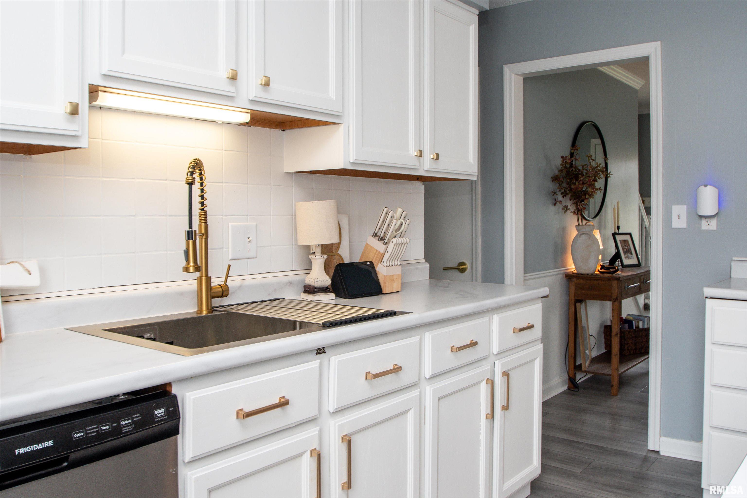 2300 E Reservoir Boulevard, Peoria, Illinois image 12