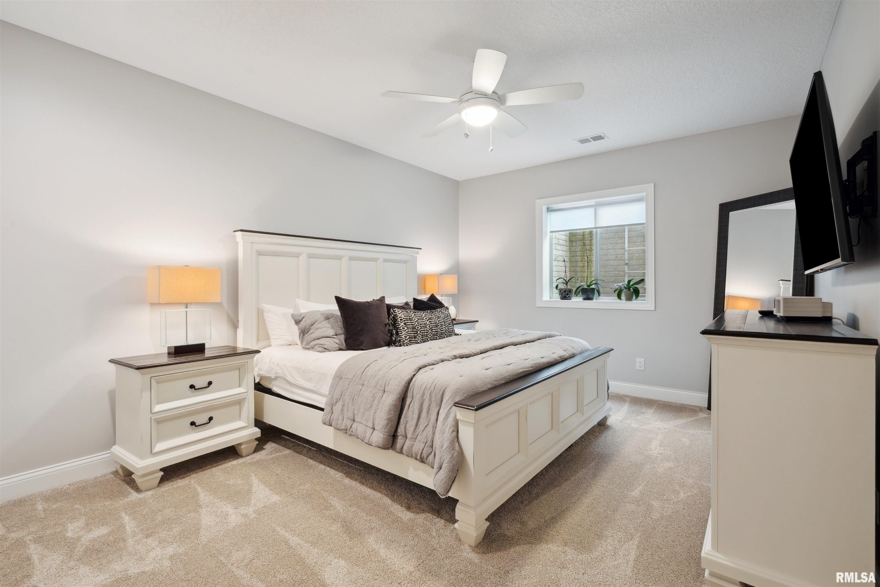 4478 Lakeside Drive, Bettendorf, Iowa image 32
