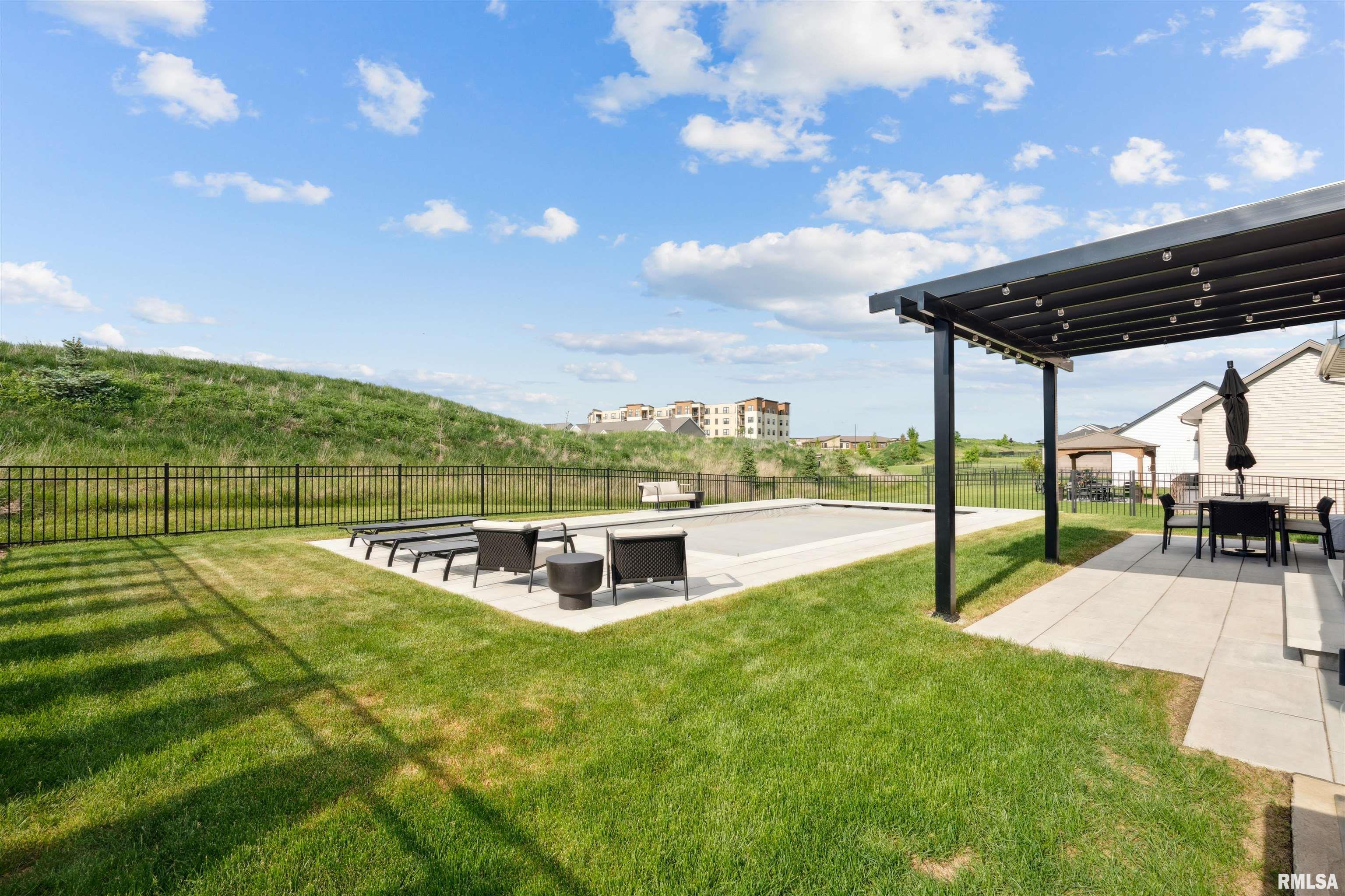 4478 Lakeside Drive, Bettendorf, Iowa image 40