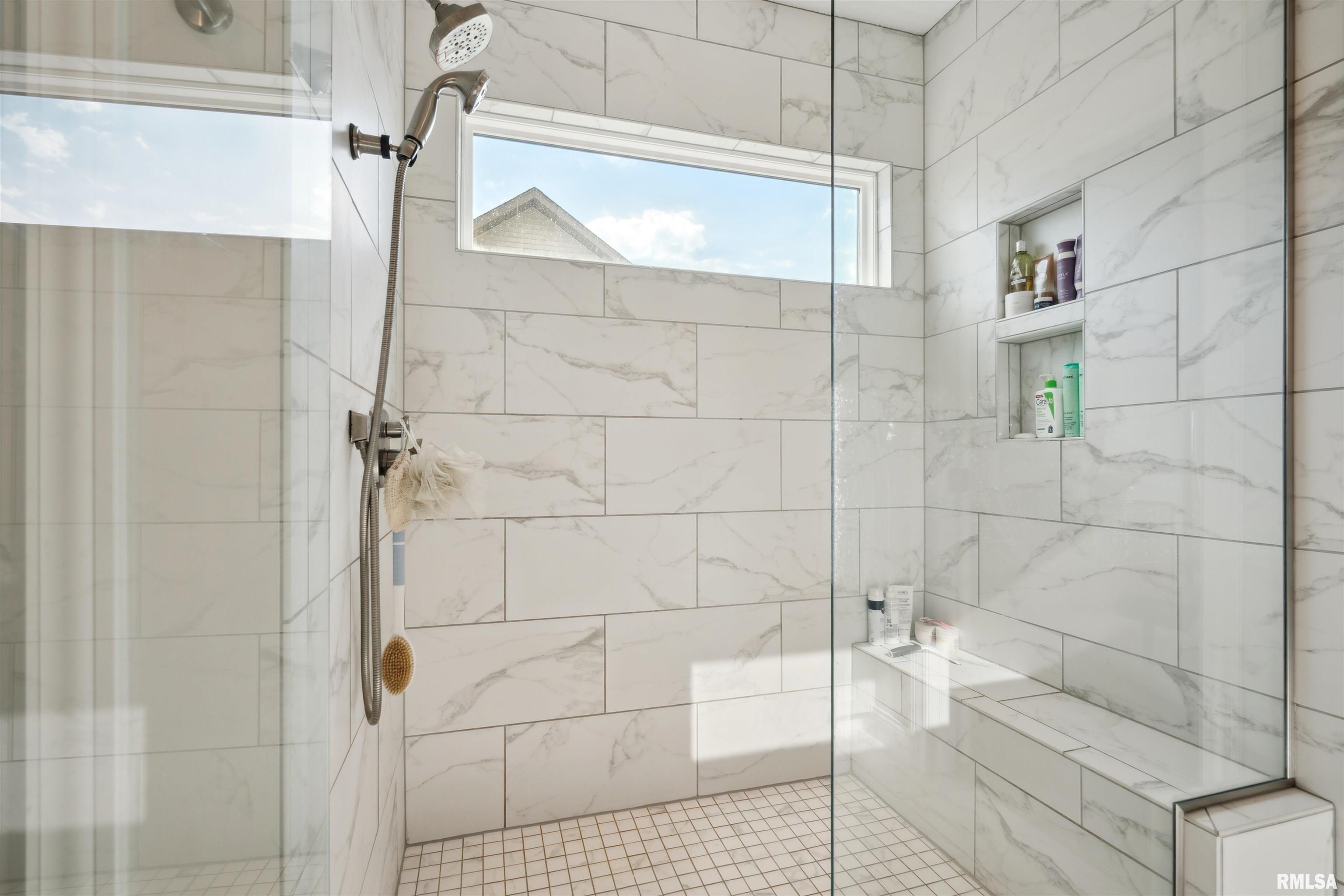 4478 Lakeside Drive, Bettendorf, Iowa image 23