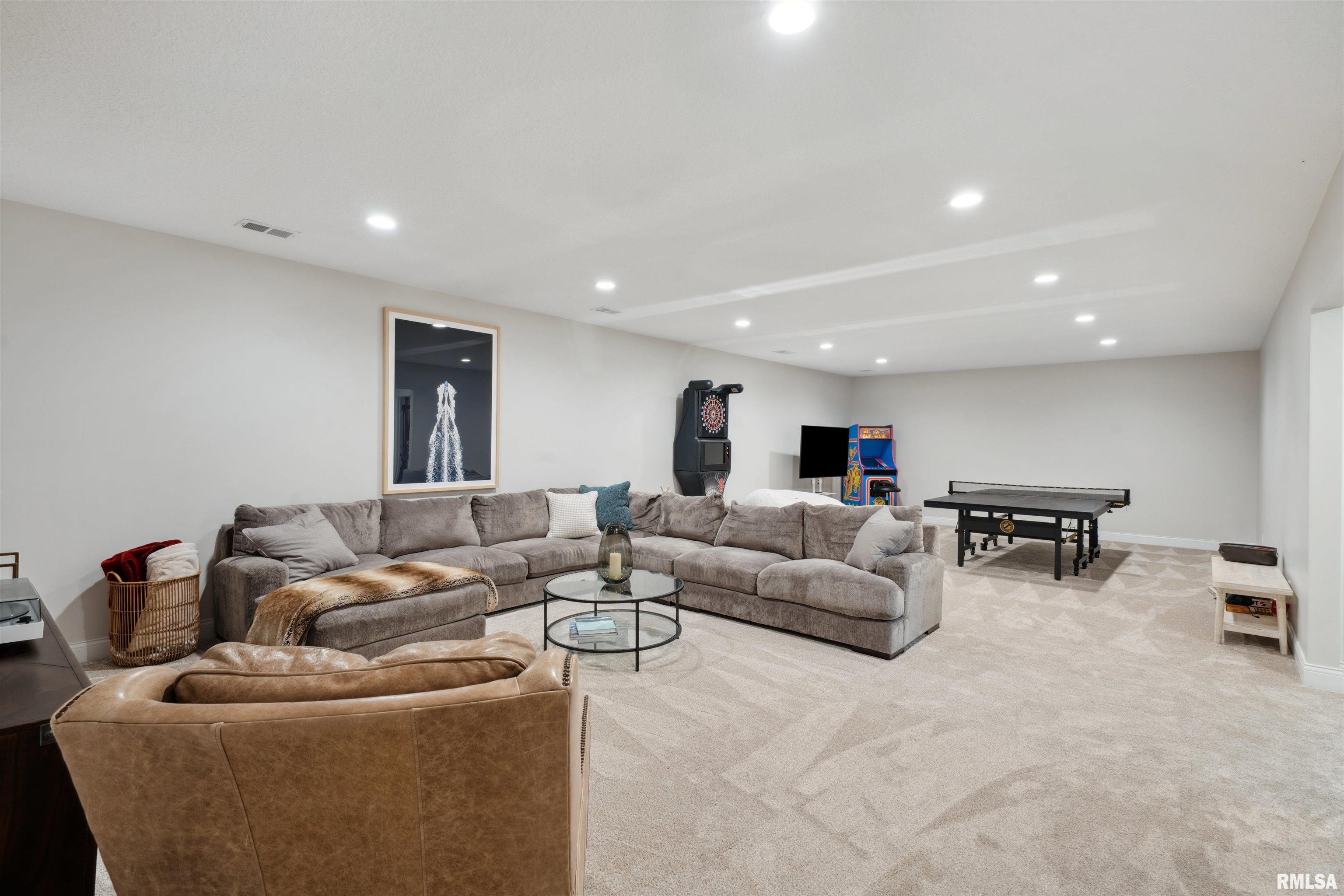 4478 Lakeside Drive, Bettendorf, Iowa image 31