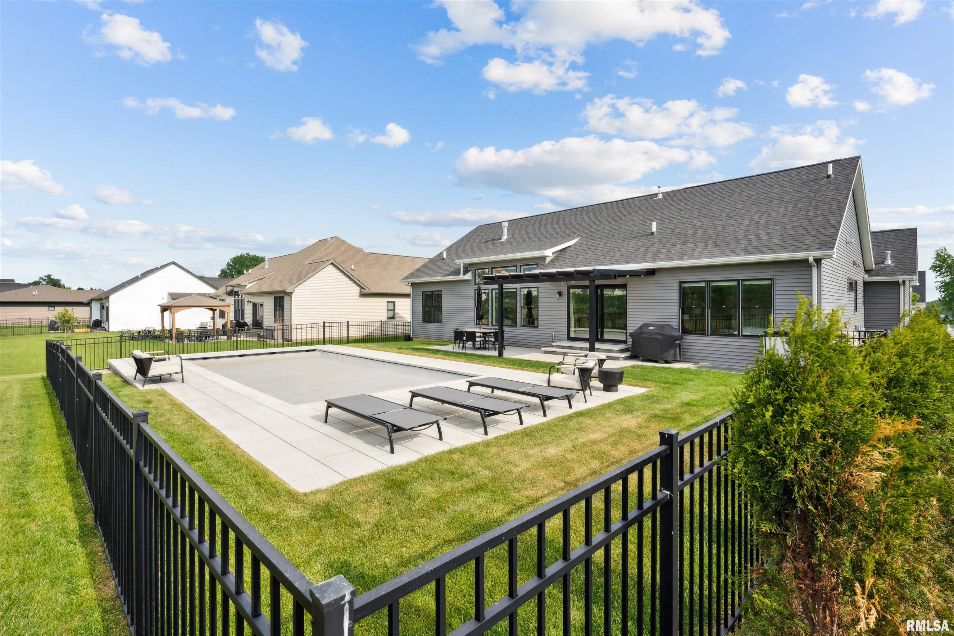 4478 Lakeside Drive, Bettendorf, Iowa image 41