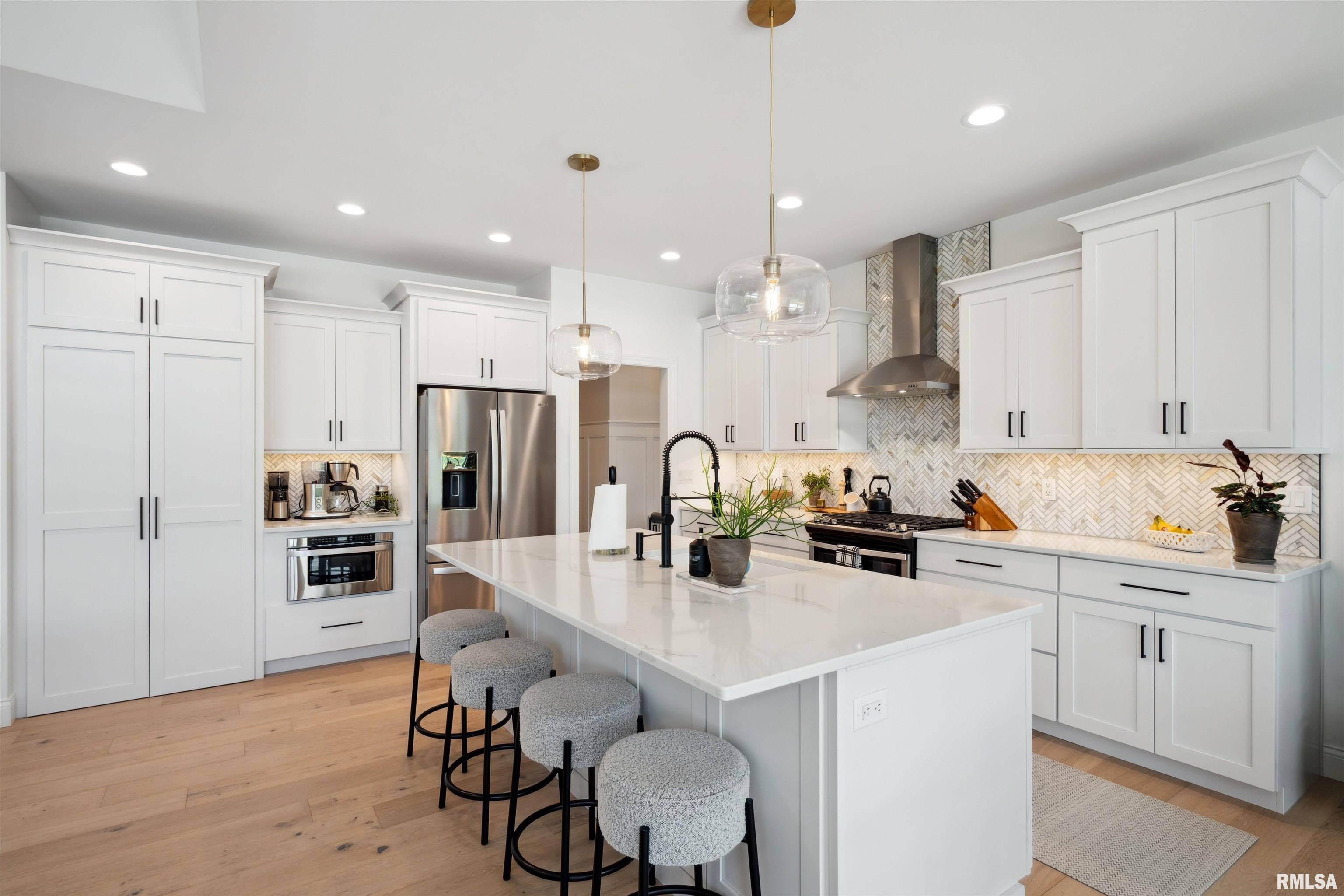 4478 Lakeside Drive, Bettendorf, Iowa image 9