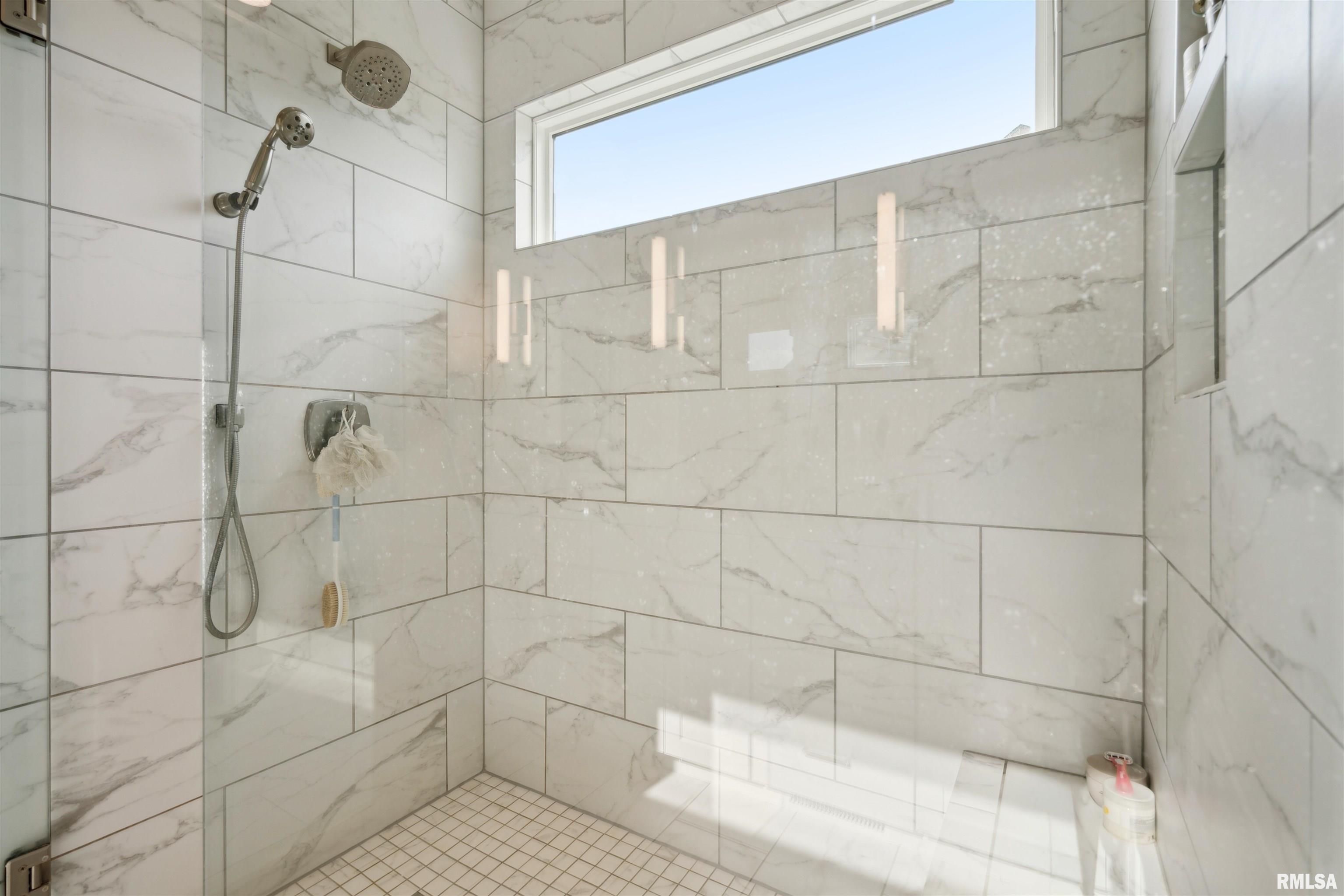 4478 Lakeside Drive, Bettendorf, Iowa image 24