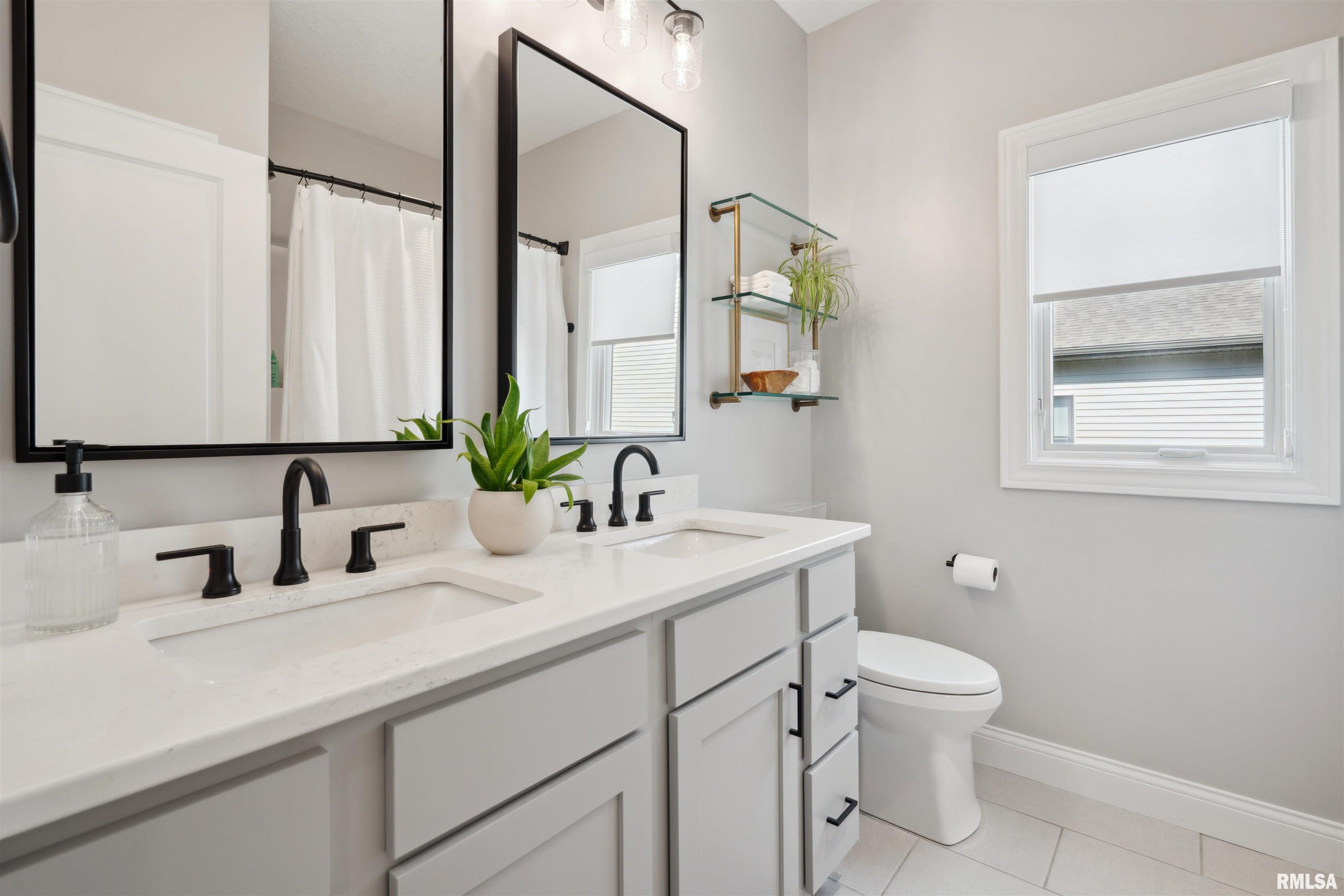 4478 Lakeside Drive, Bettendorf, Iowa image 16