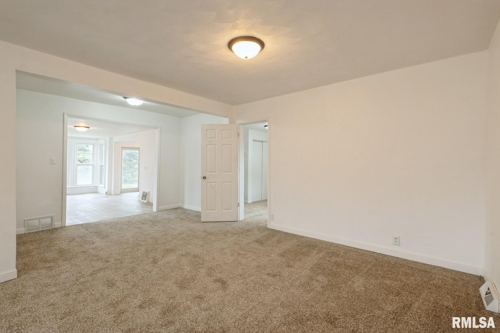 315 6th Avenue, De Witt, Iowa image 12