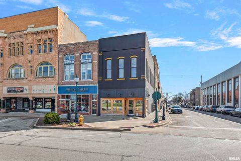 Homes For Sale - 74 E Central Park Plaza<br/> Jacksonville, IL 62650