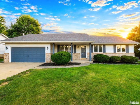 Homes For Sale - 208 Freedom Trail<br/> Tazewell County, East Peoria, IL 61611