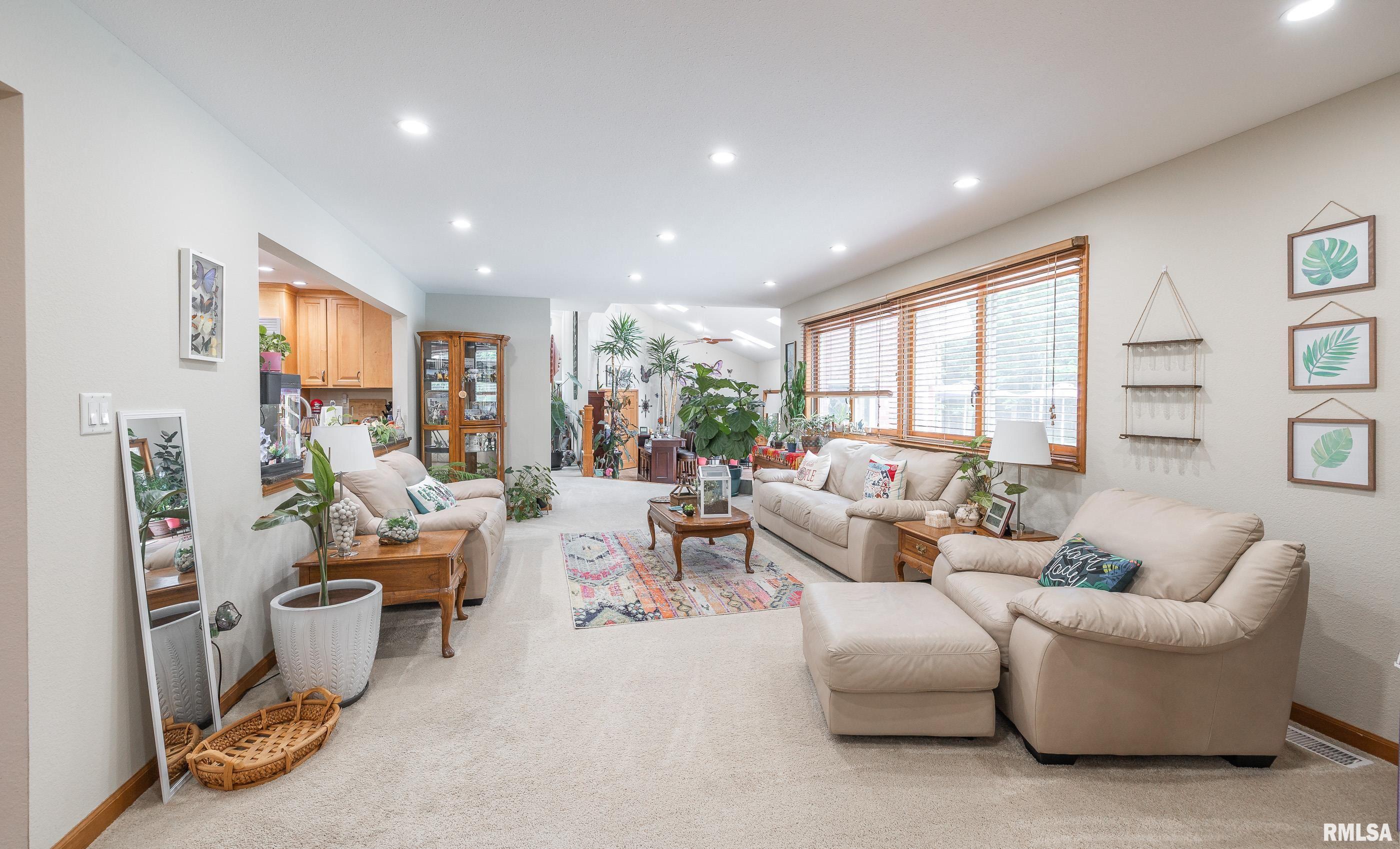 13642 Saint Rose Road, Highland, Illinois image 33