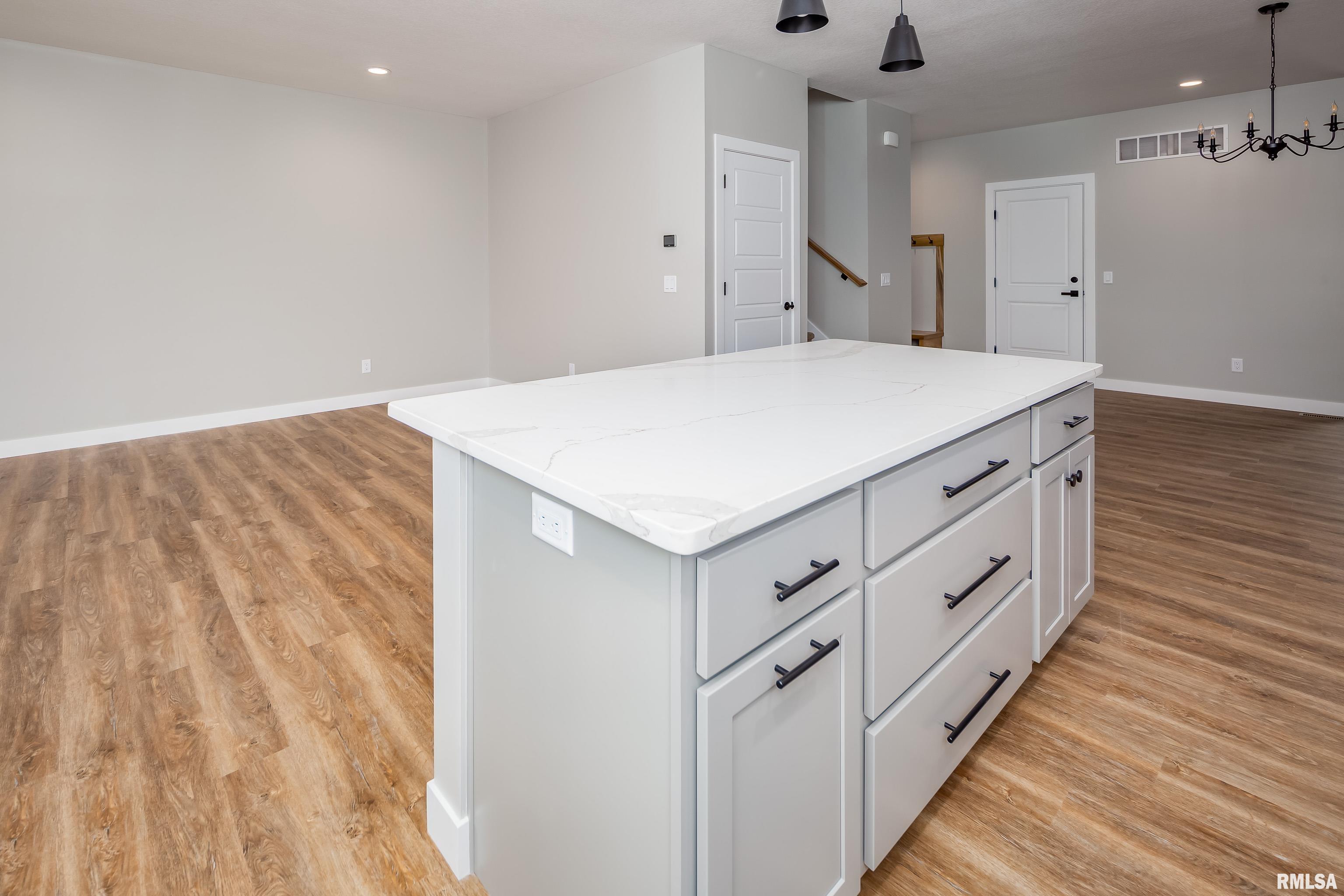 5210 Pandit Drive, Bettendorf, Iowa image 10