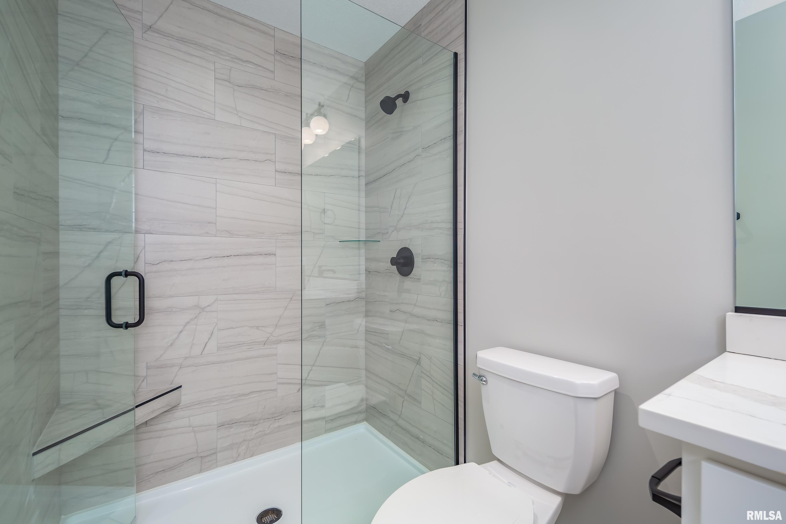 5210 Pandit Drive, Bettendorf, Iowa image 25