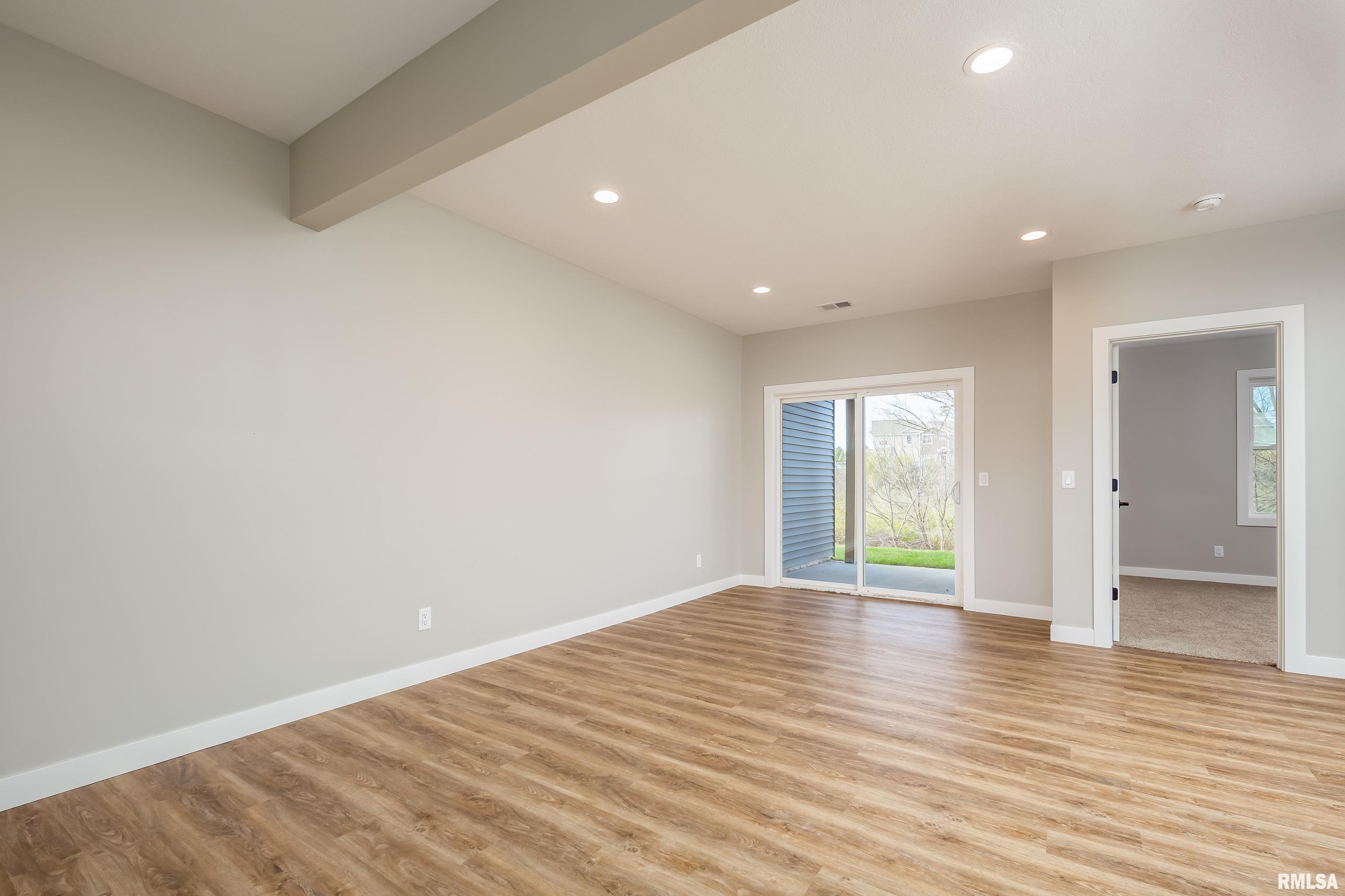 5210 Pandit Drive, Bettendorf, Iowa image 27