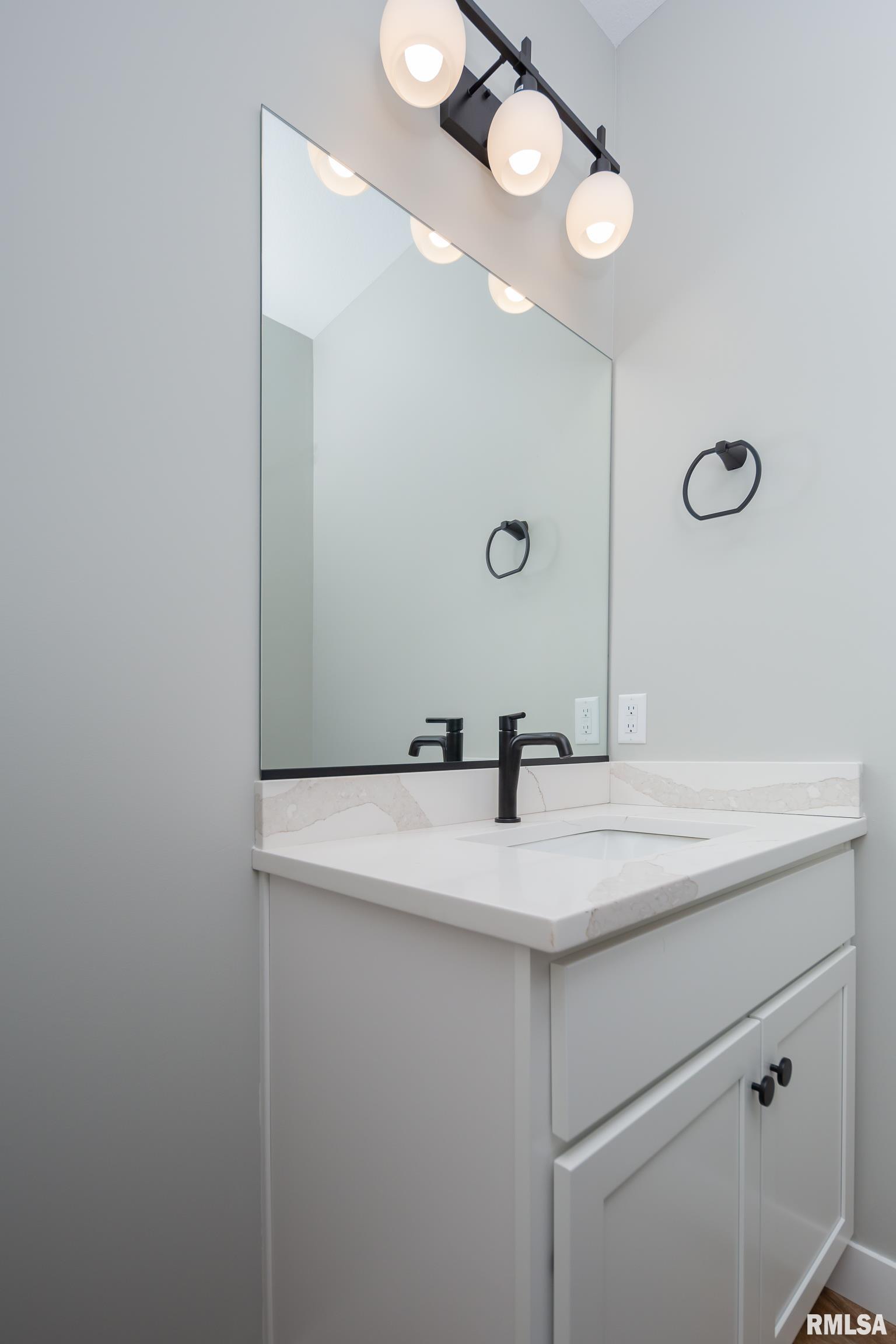 5210 Pandit Drive, Bettendorf, Iowa image 5