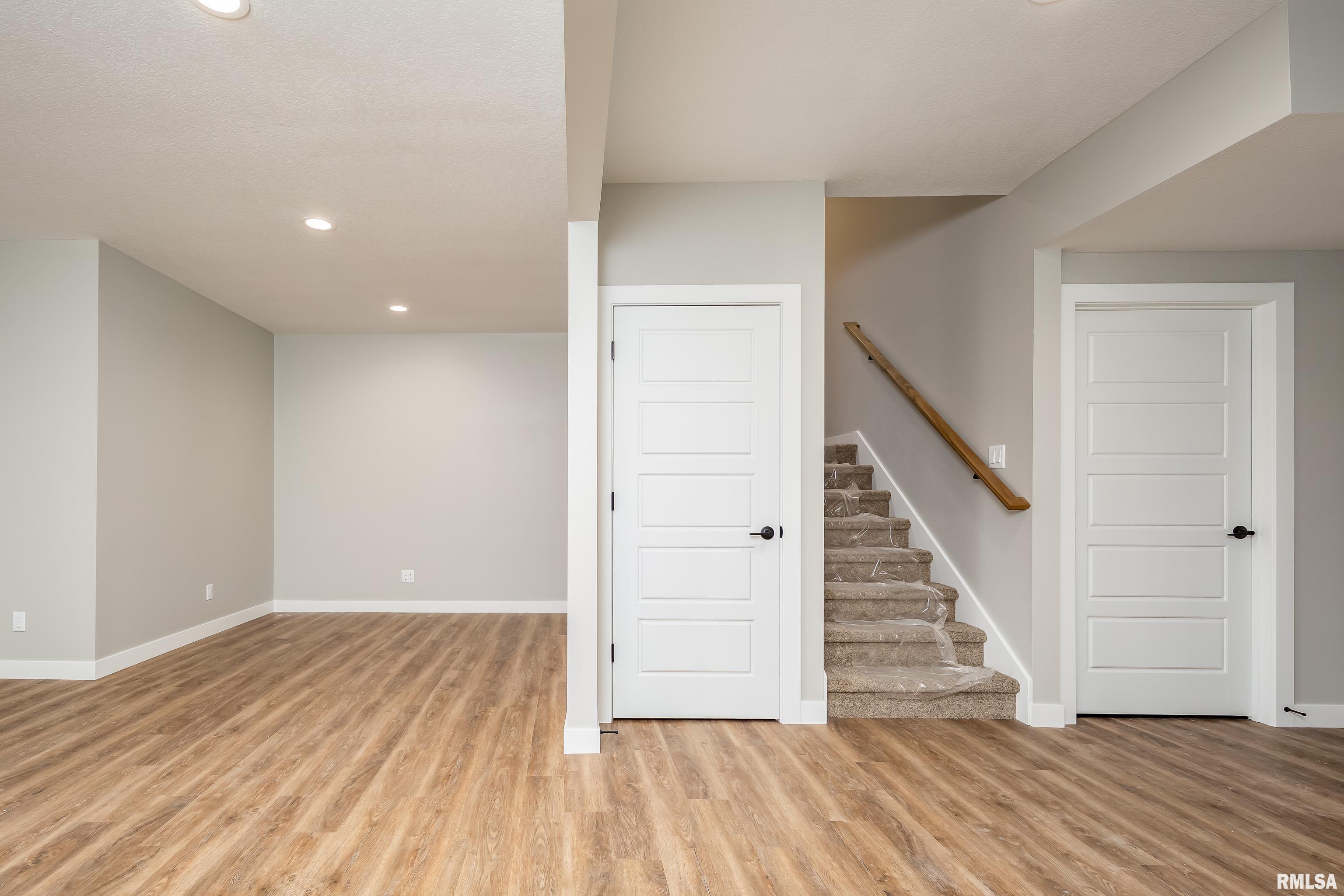5210 Pandit Drive, Bettendorf, Iowa image 28