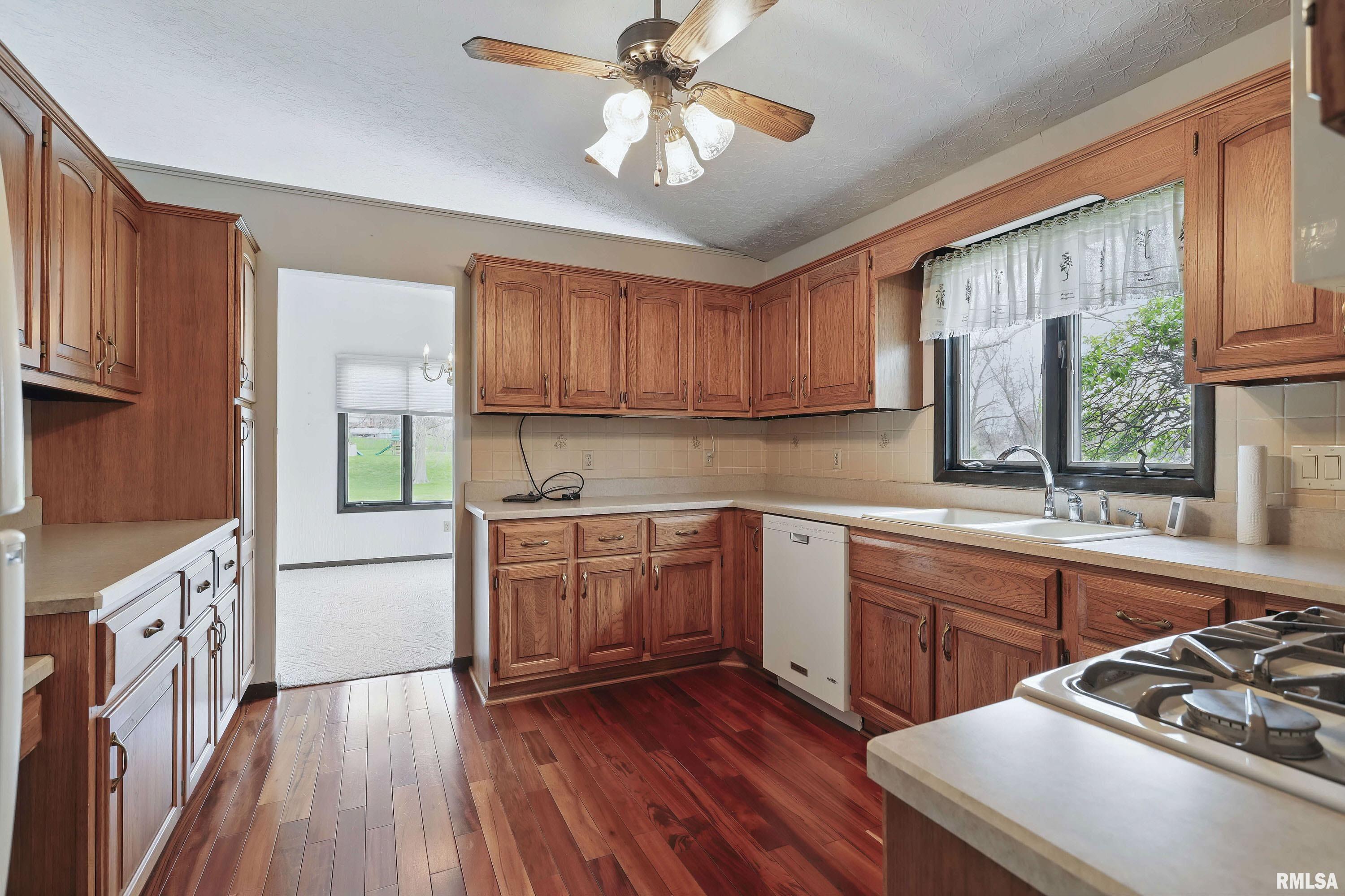 30 Meadowbrook Drive, Geneseo, Illinois image 18