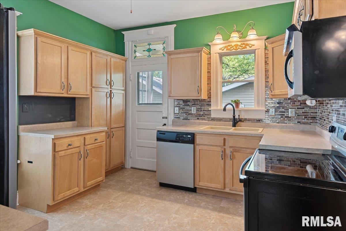 822 S Douglas Avenue, Springfield, Illinois image 14
