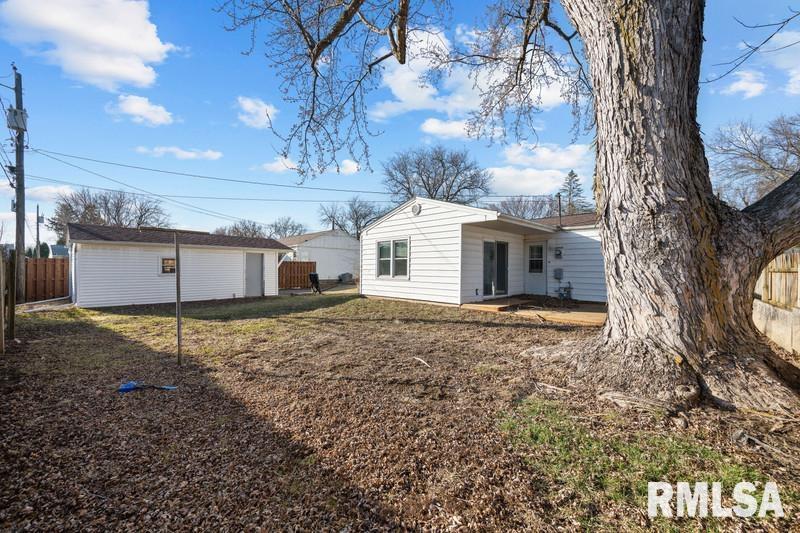 2838 38th Avenue, Rock Island, Illinois image 6
