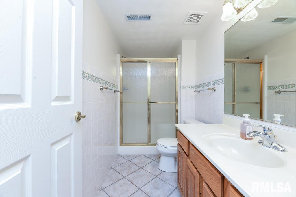 2000 Susan Hope Drive, Pekin, Illinois image 27