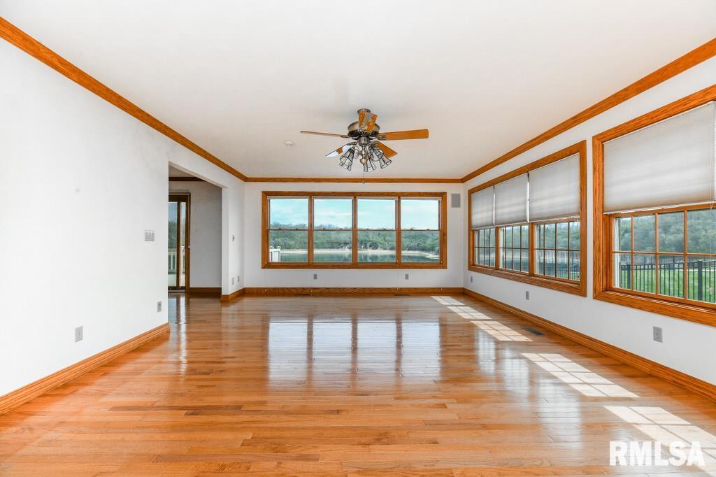 2000 Susan Hope Drive, Pekin, Illinois image 12