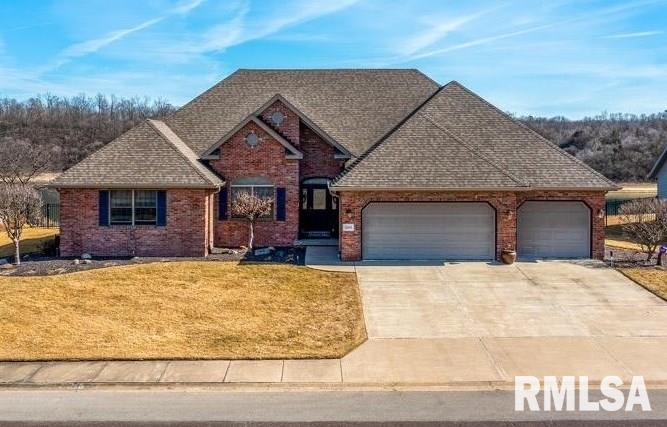 2000 Susan Hope Drive, Pekin, Illinois image 1