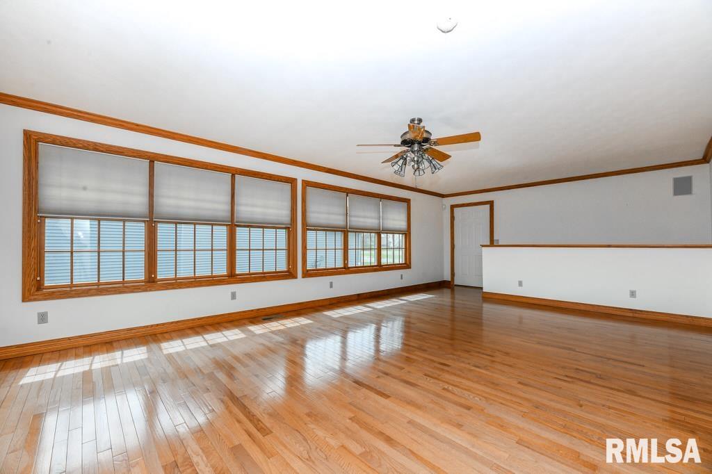 2000 Susan Hope Drive, Pekin, Illinois image 10
