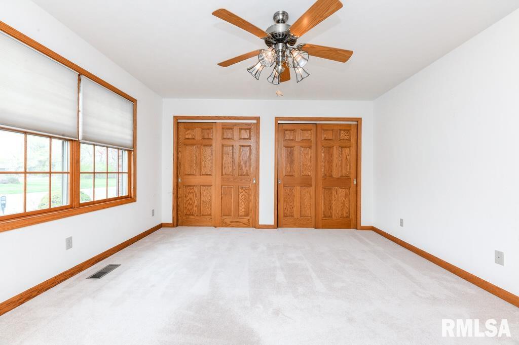 2000 Susan Hope Drive, Pekin, Illinois image 25