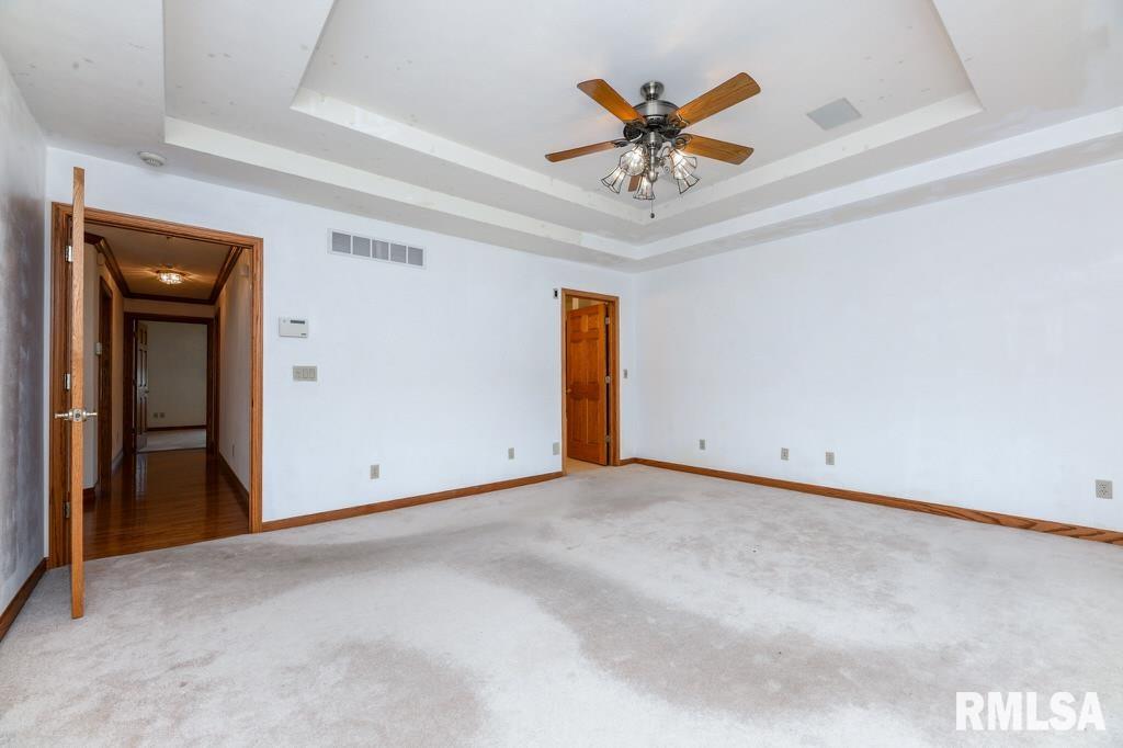 2000 Susan Hope Drive, Pekin, Illinois image 15