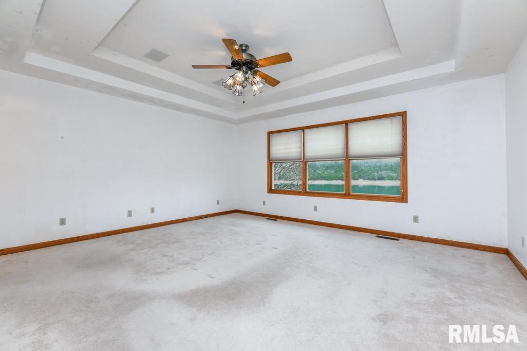 2000 Susan Hope Drive, Pekin, Illinois image 14