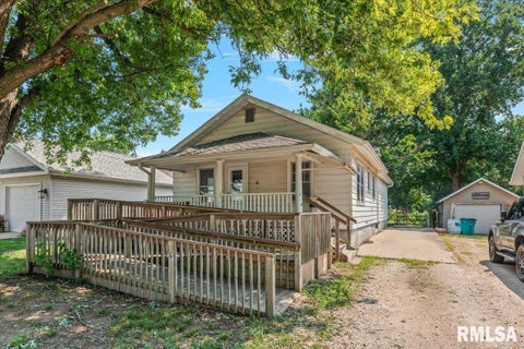 Homes For Sale - 1602 S East Street<br/> Jacksonville, IL 62650