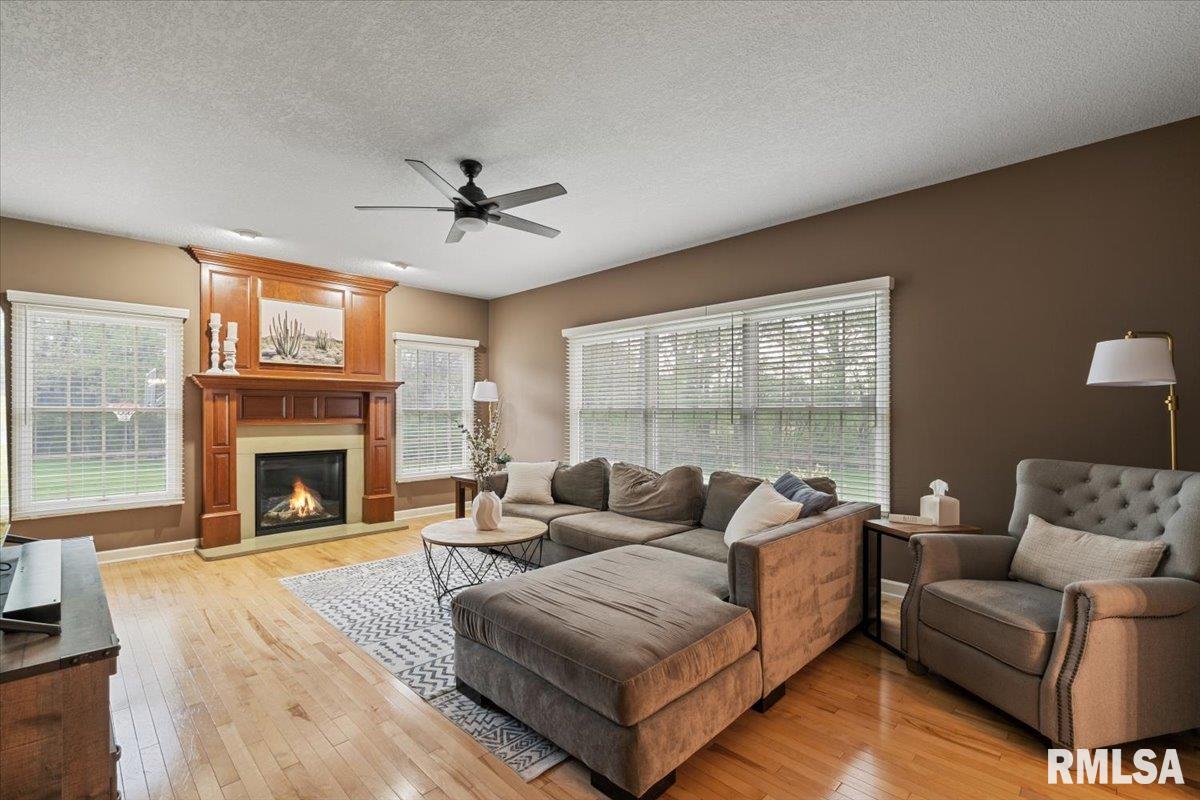 4 Pinehurst Court, Coal Valley, Illinois image 18
