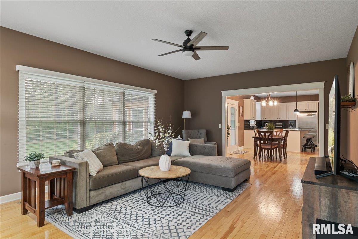 4 Pinehurst Court, Coal Valley, Illinois image 22