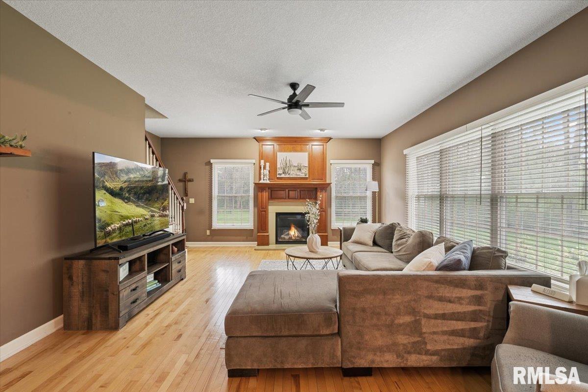 4 Pinehurst Court, Coal Valley, Illinois image 17