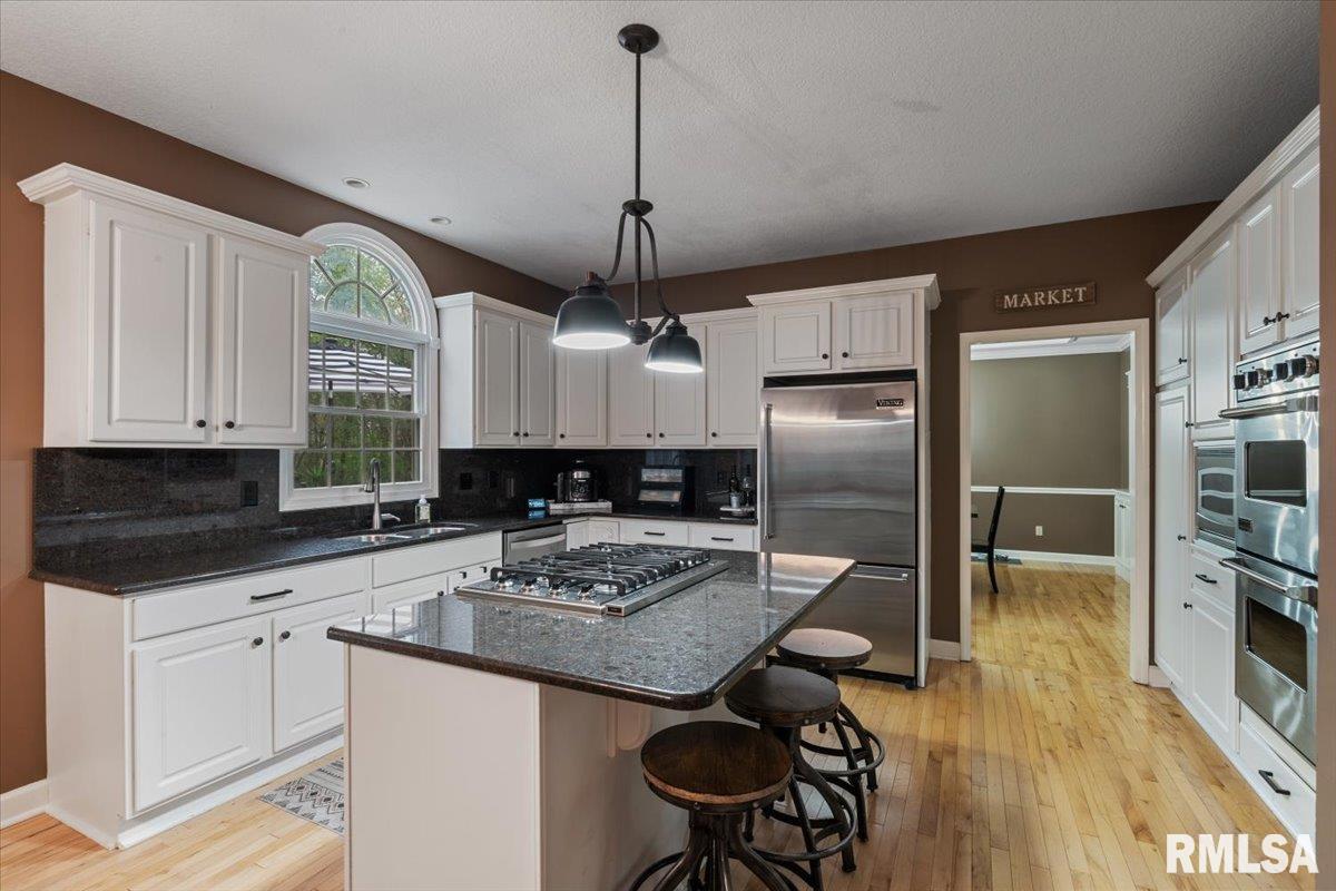 4 Pinehurst Court, Coal Valley, Illinois image 25
