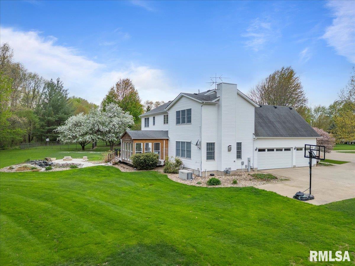 4 Pinehurst Court, Coal Valley, Illinois image 9
