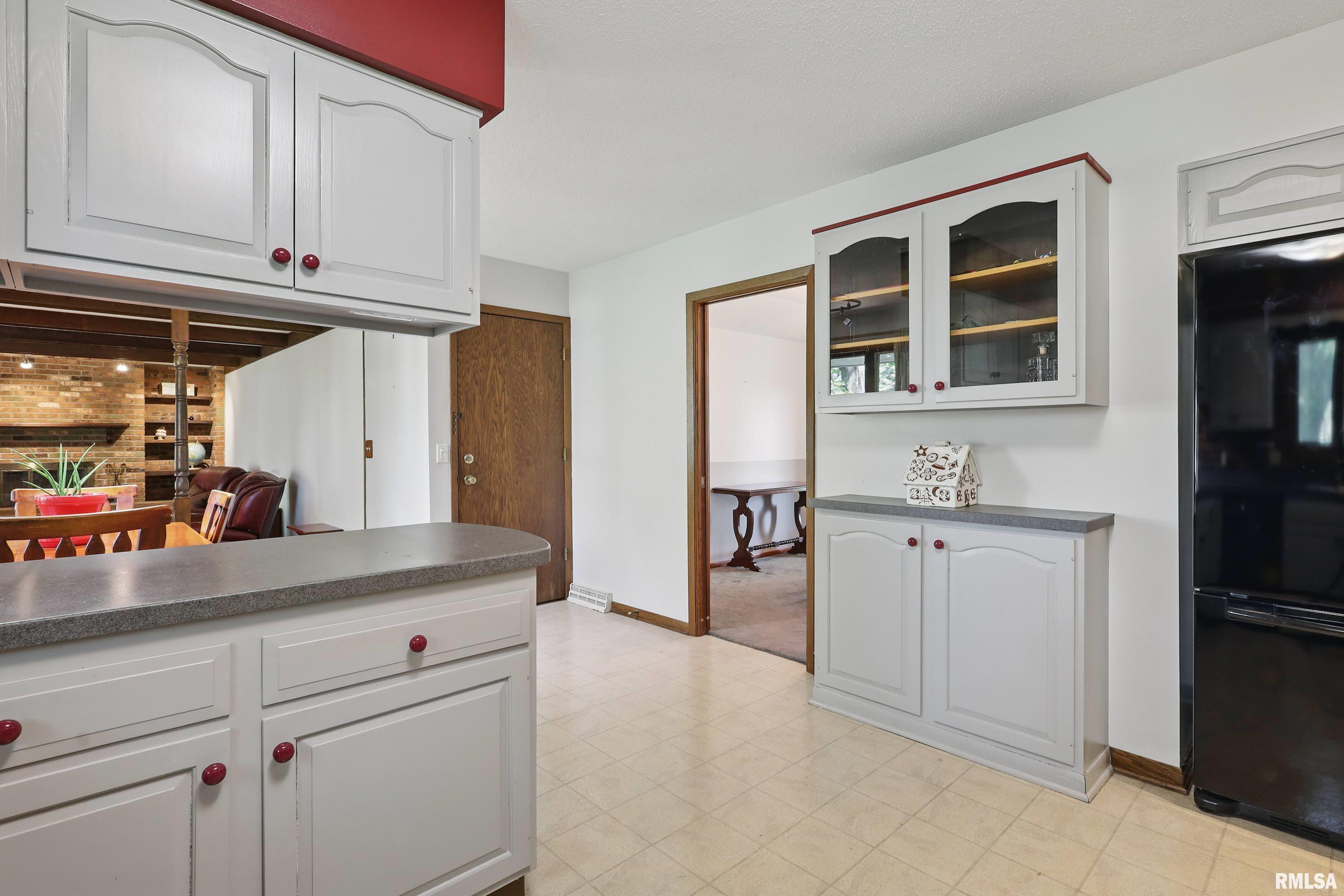 4890 Heatherstone Road, Bettendorf, Iowa image 16