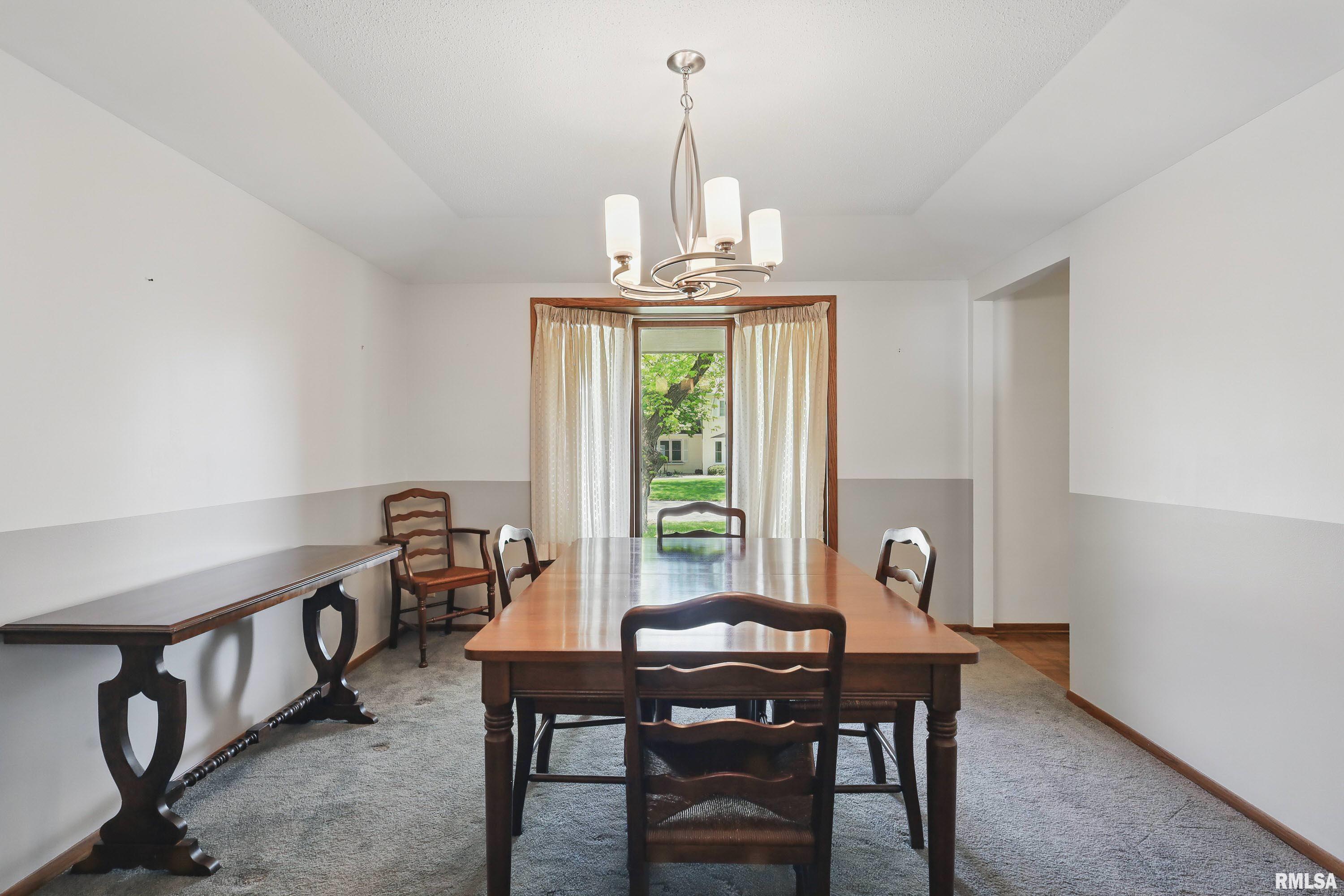 4890 Heatherstone Road, Bettendorf, Iowa image 8