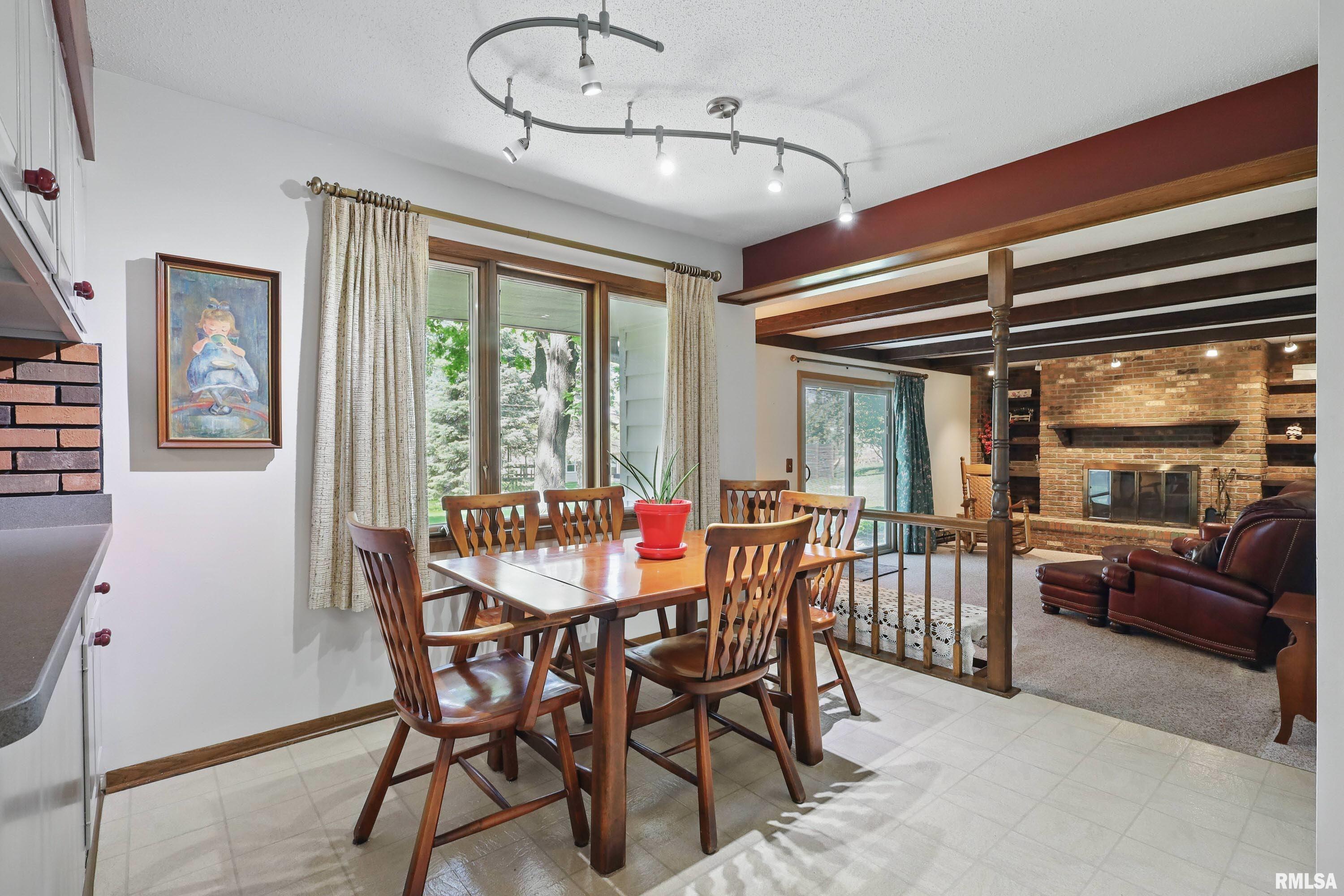 4890 Heatherstone Road, Bettendorf, Iowa image 9