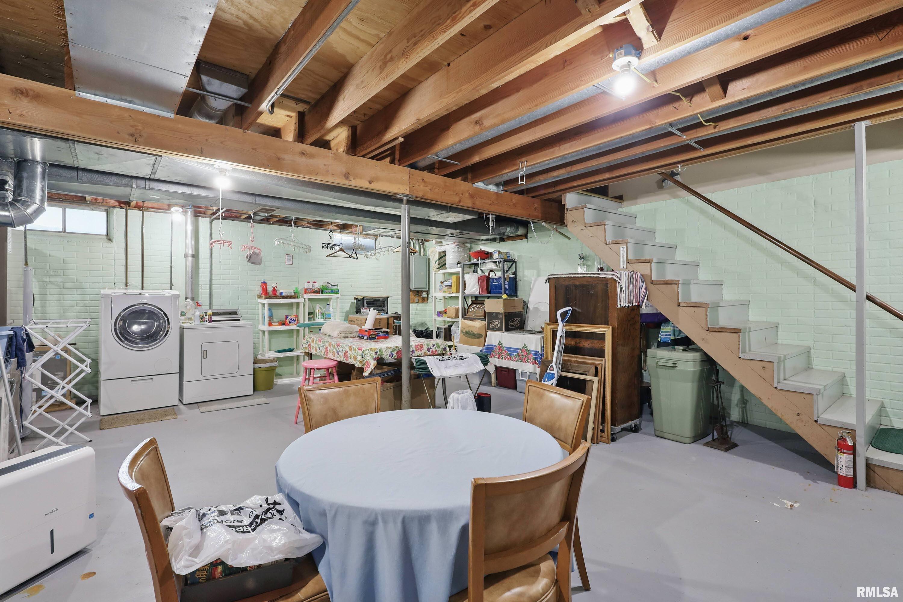 4890 Heatherstone Road, Bettendorf, Iowa image 35