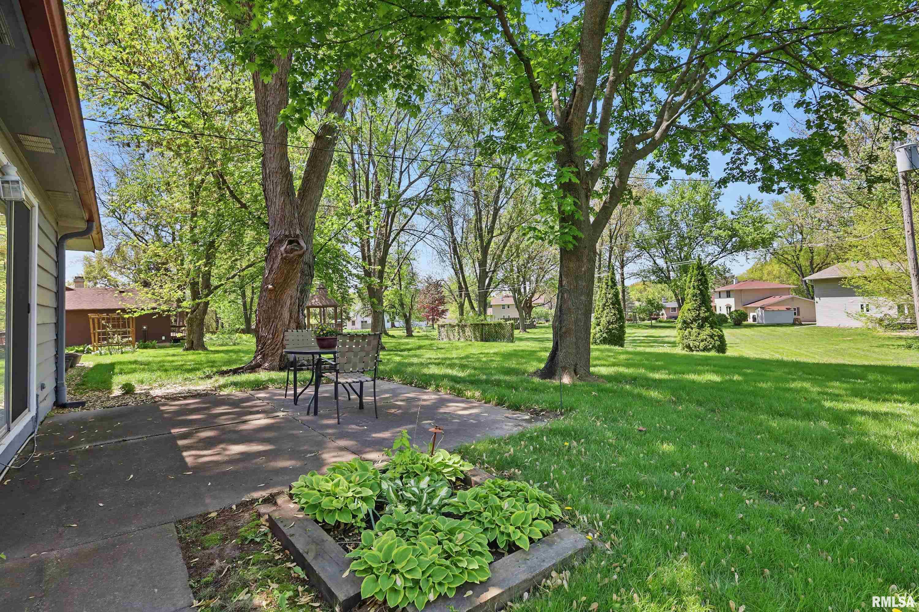 4890 Heatherstone Road, Bettendorf, Iowa image 36