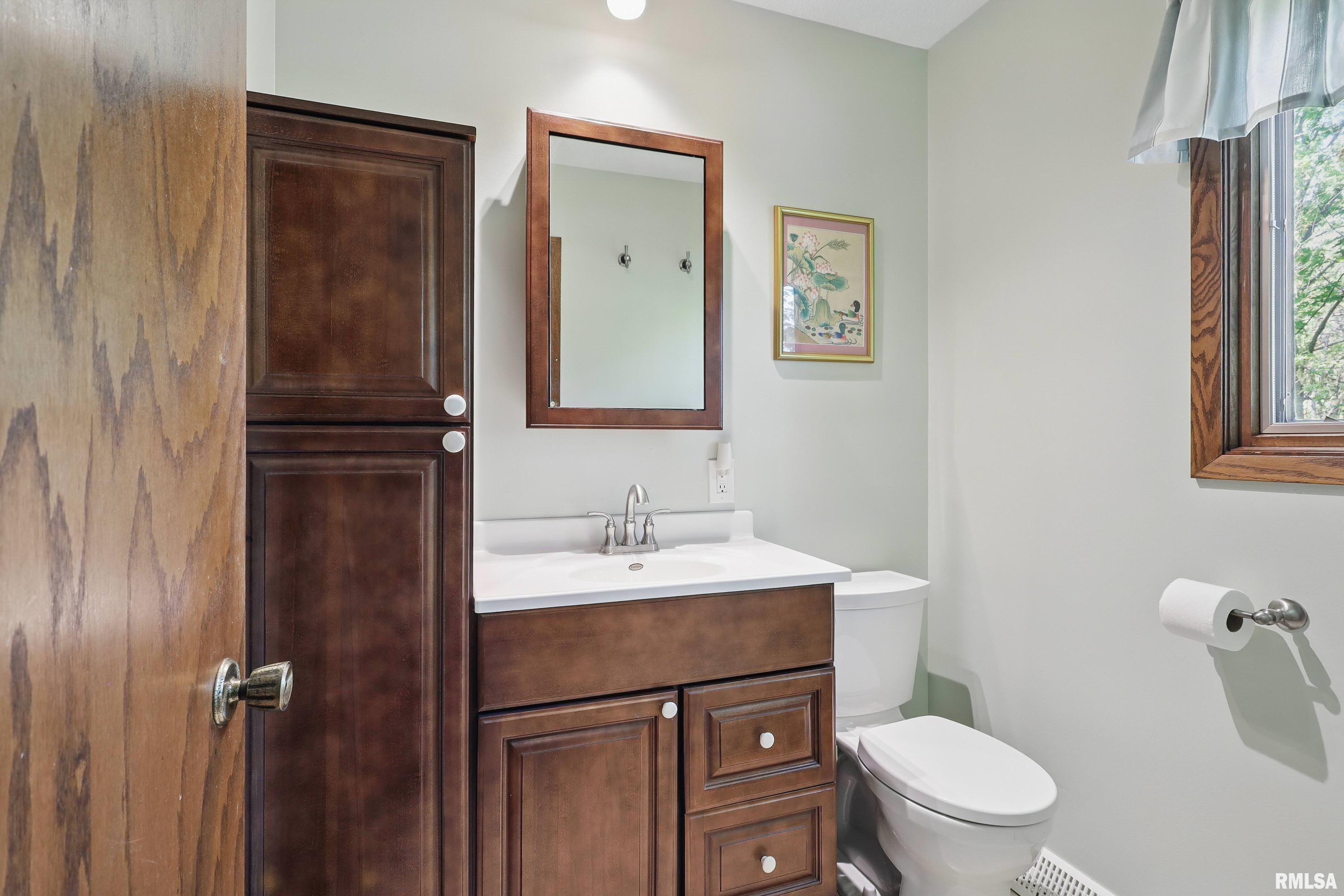 4890 Heatherstone Road, Bettendorf, Iowa image 31