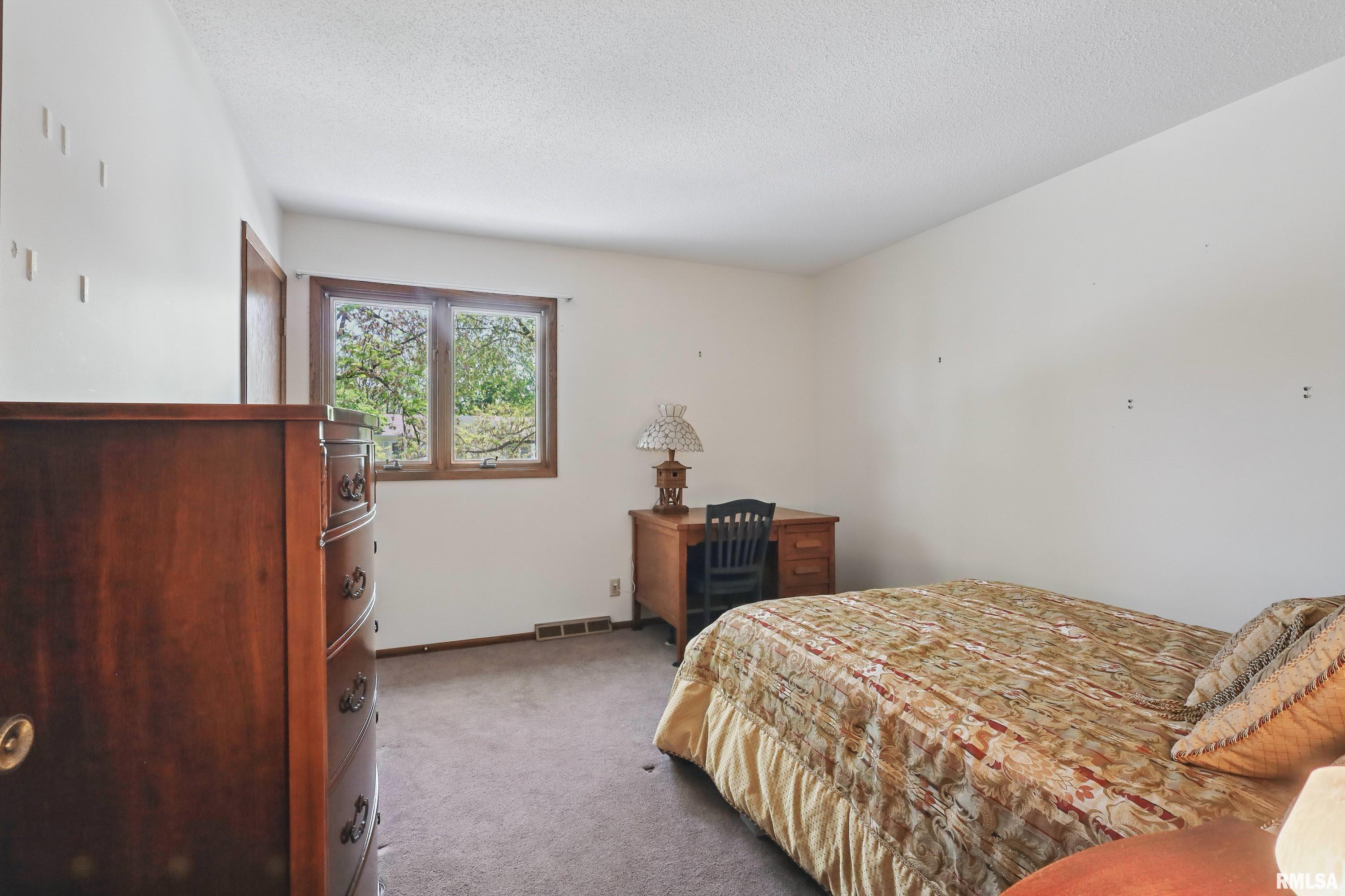 4890 Heatherstone Road, Bettendorf, Iowa image 21