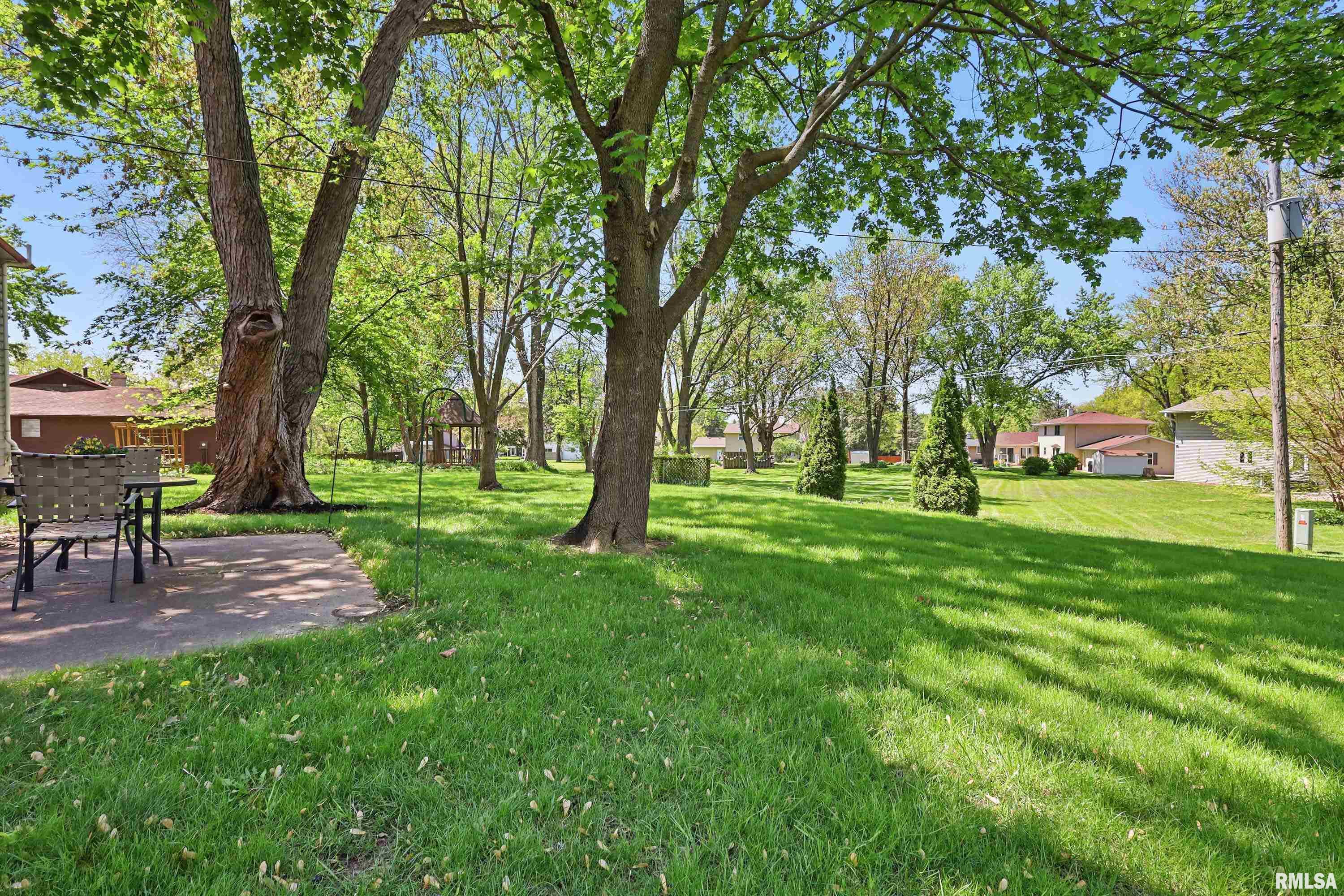 4890 Heatherstone Road, Bettendorf, Iowa image 37