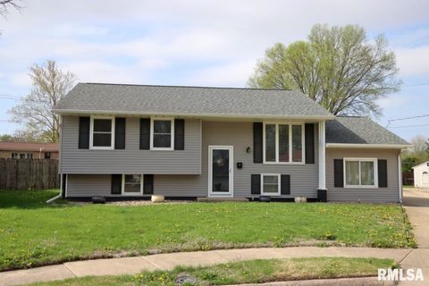 Photo of 4 PIONEER Court, Pekin, IL 61554 (MLS # PA1265639)